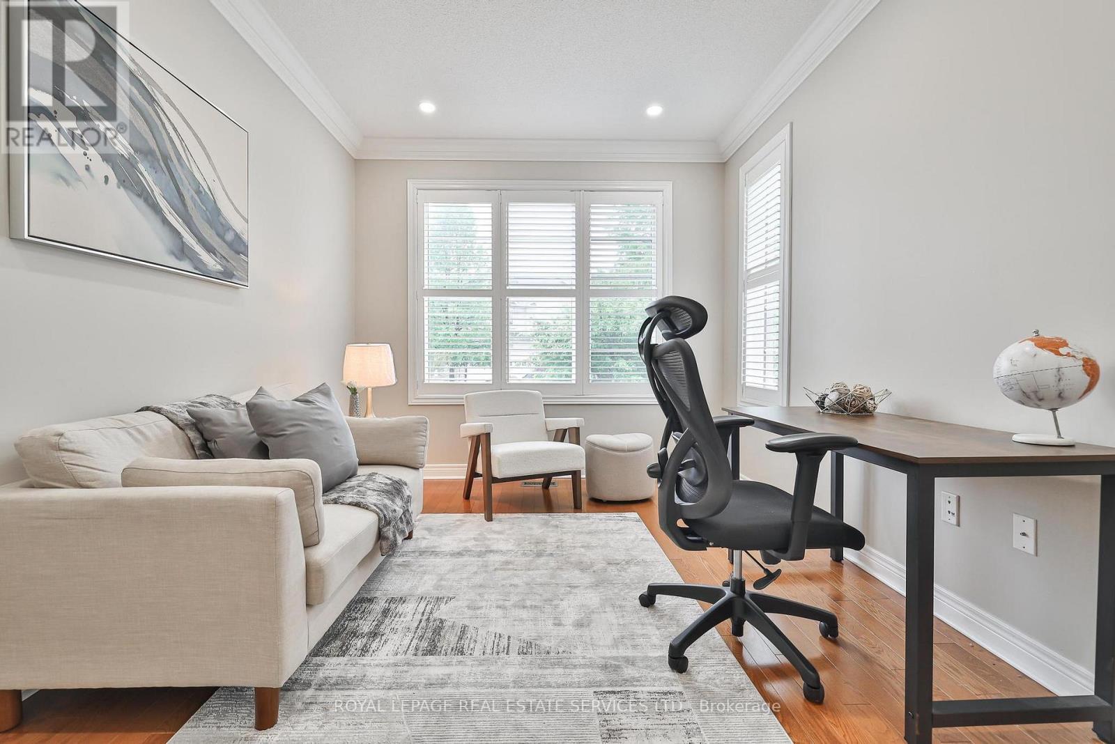 Property at 3222 EPWORTH CRESCENT image 4