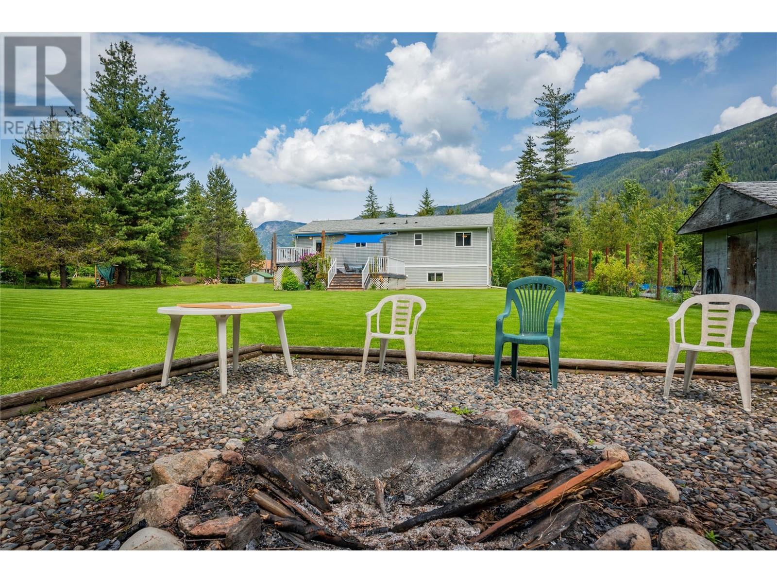 4333 Chatfield Road, Crescent Valley, British Columbia  V0G 1H1 - Photo 8 - 10346279