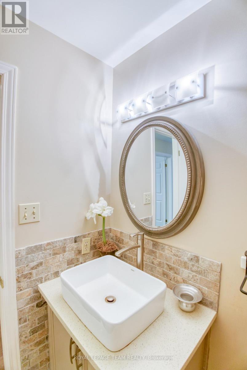 27 Sherk Crescent, Ottawa, Ontario  K2K 2L3 - Photo 19 - X12170639