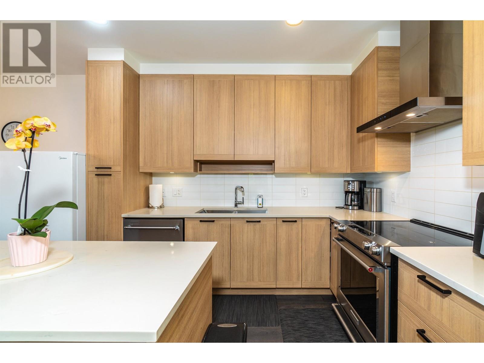 405 7169 14th Avenue, Burnaby, British Columbia  V3N 0H6 - Photo 11 - R3004708