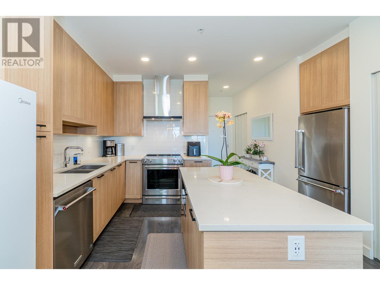 405 7169 14th Avenue, Burnaby, British Columbia  V3N 0H6 - Photo 10 - R3004708