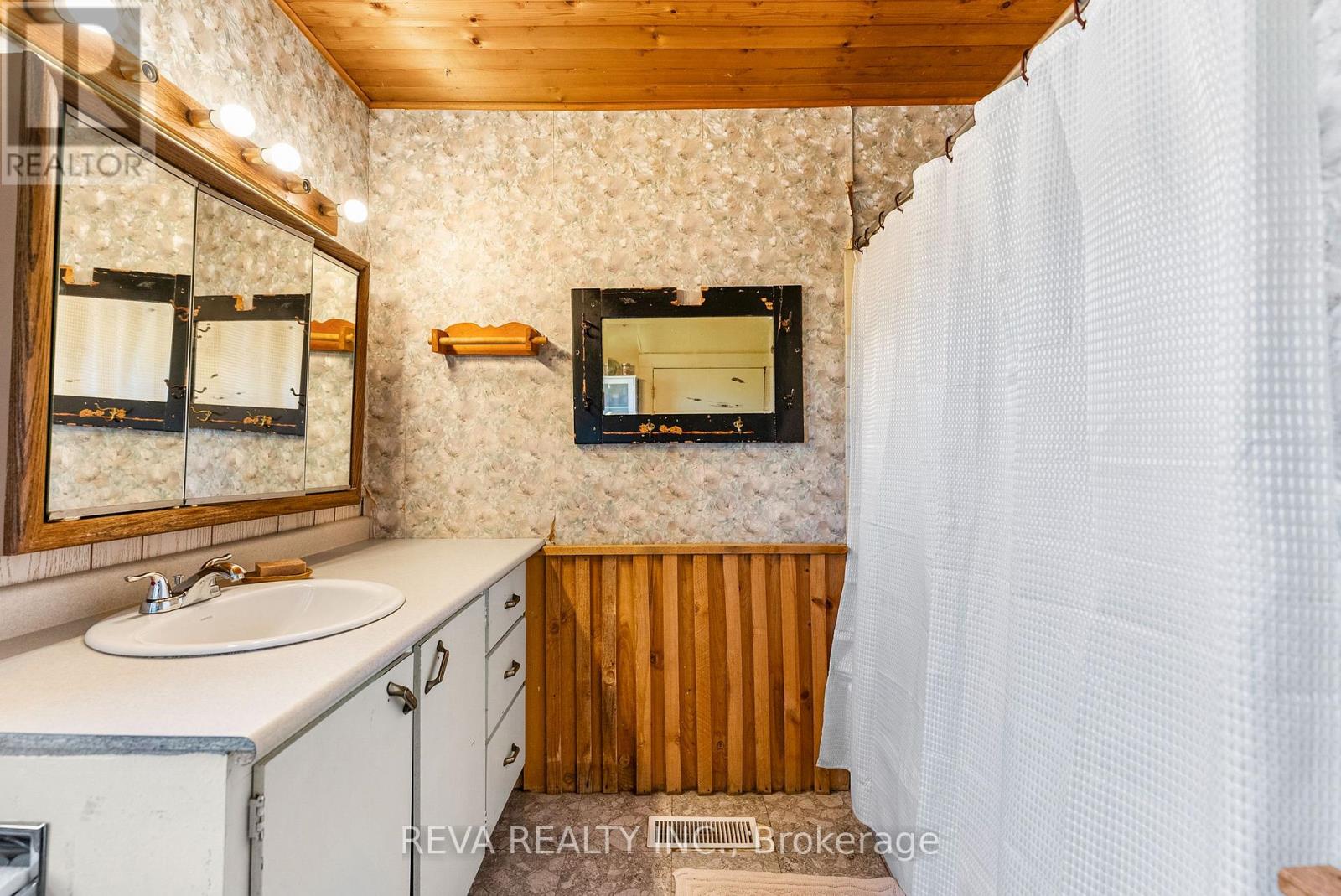 1175 Hillsview Road, Hastings Highlands, Ontario  K0L 2R0 - Photo 9 - X12166010