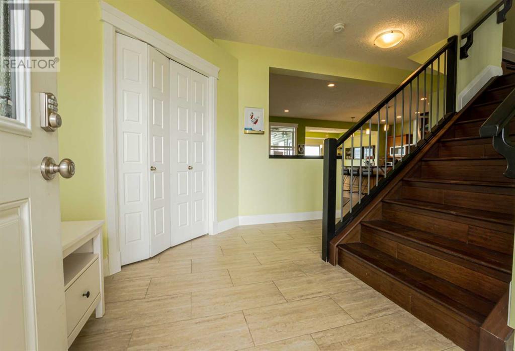 Property at 7061 85 Street image 2