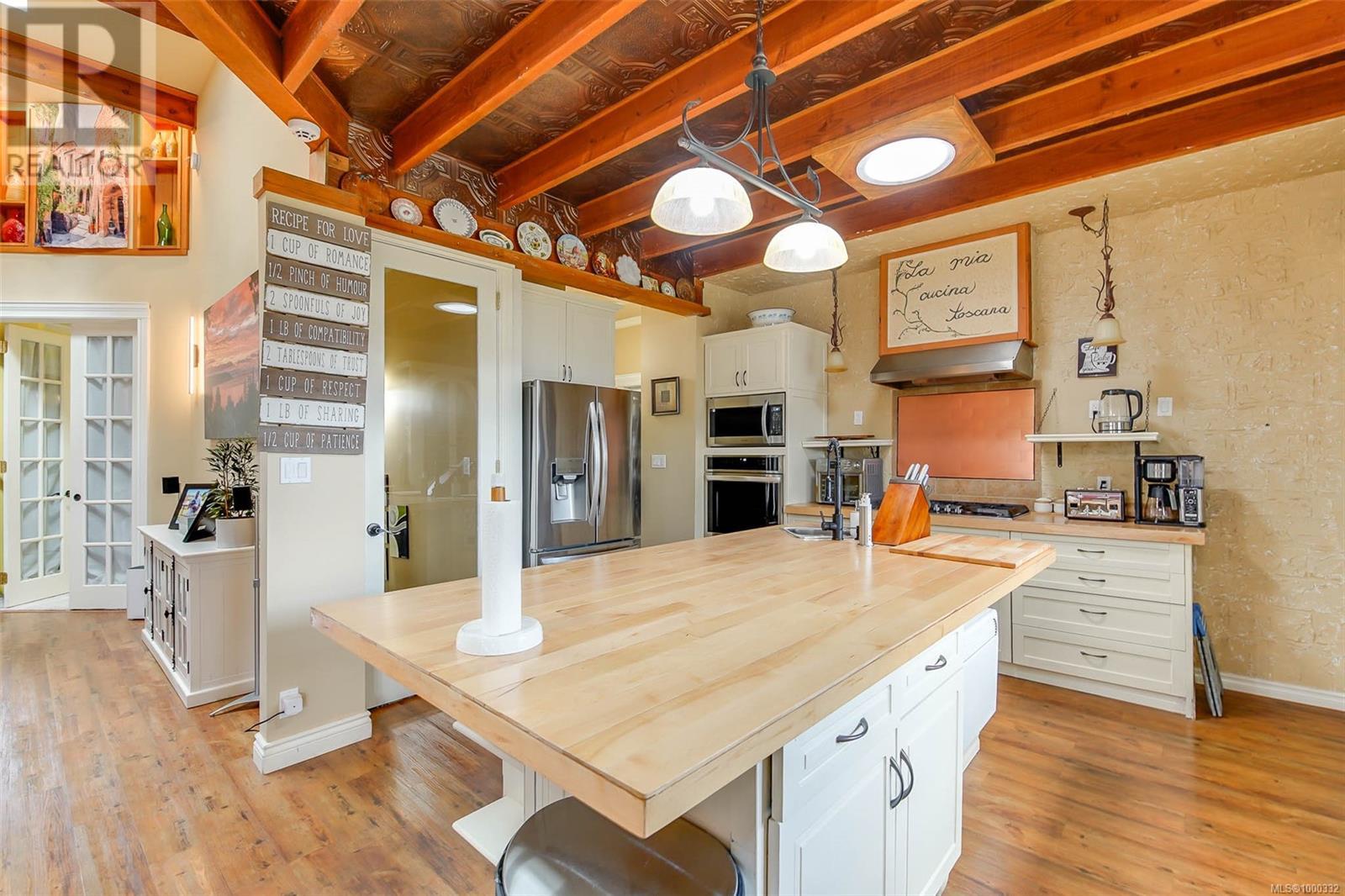 Property at 4101 Parkinson Pl image 1