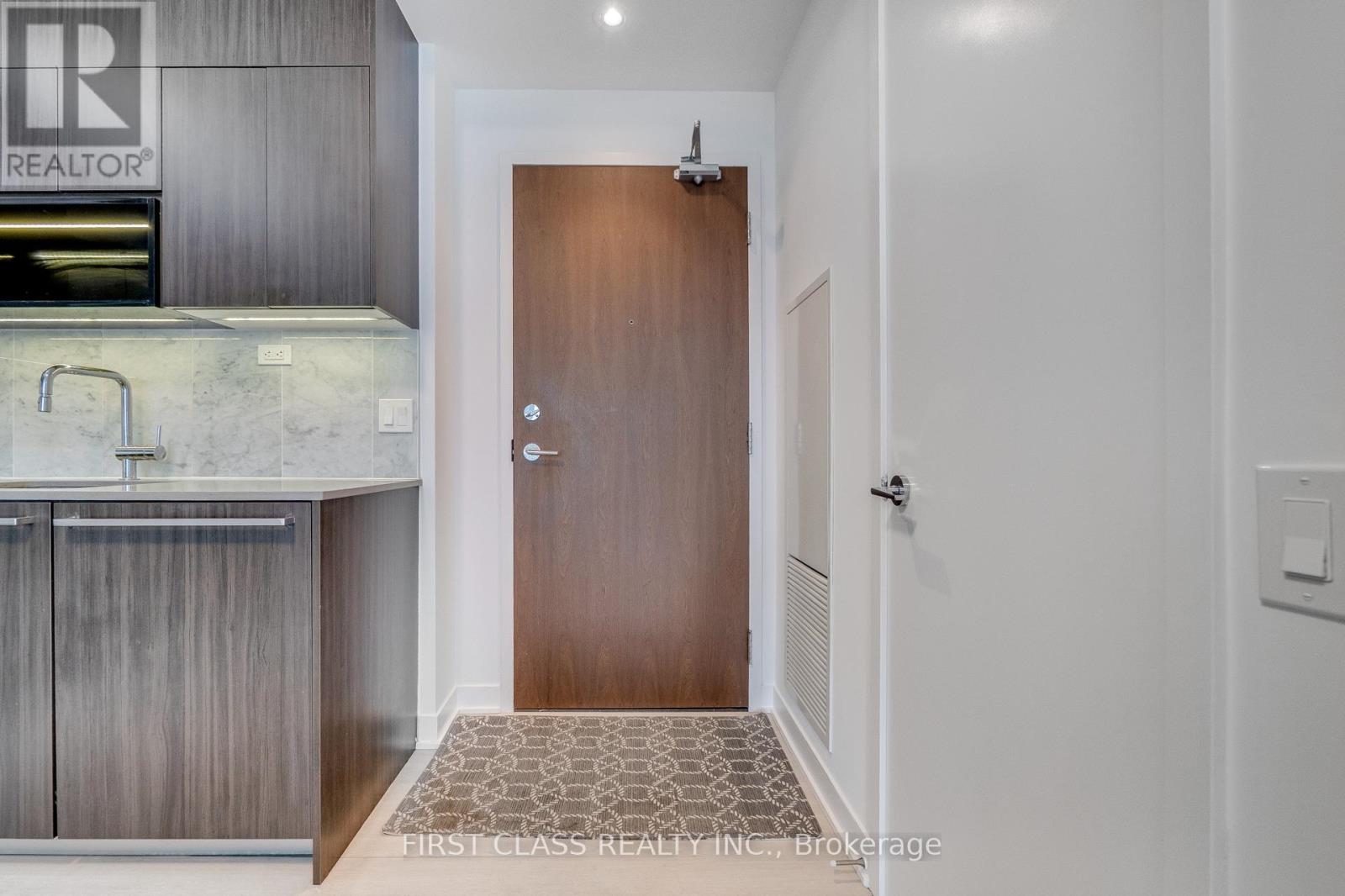 1106 - 80 Queens Wharf Road, Toronto (Waterfront Communities), Ontario  M5V 0J3 - Photo 10 - C12170622