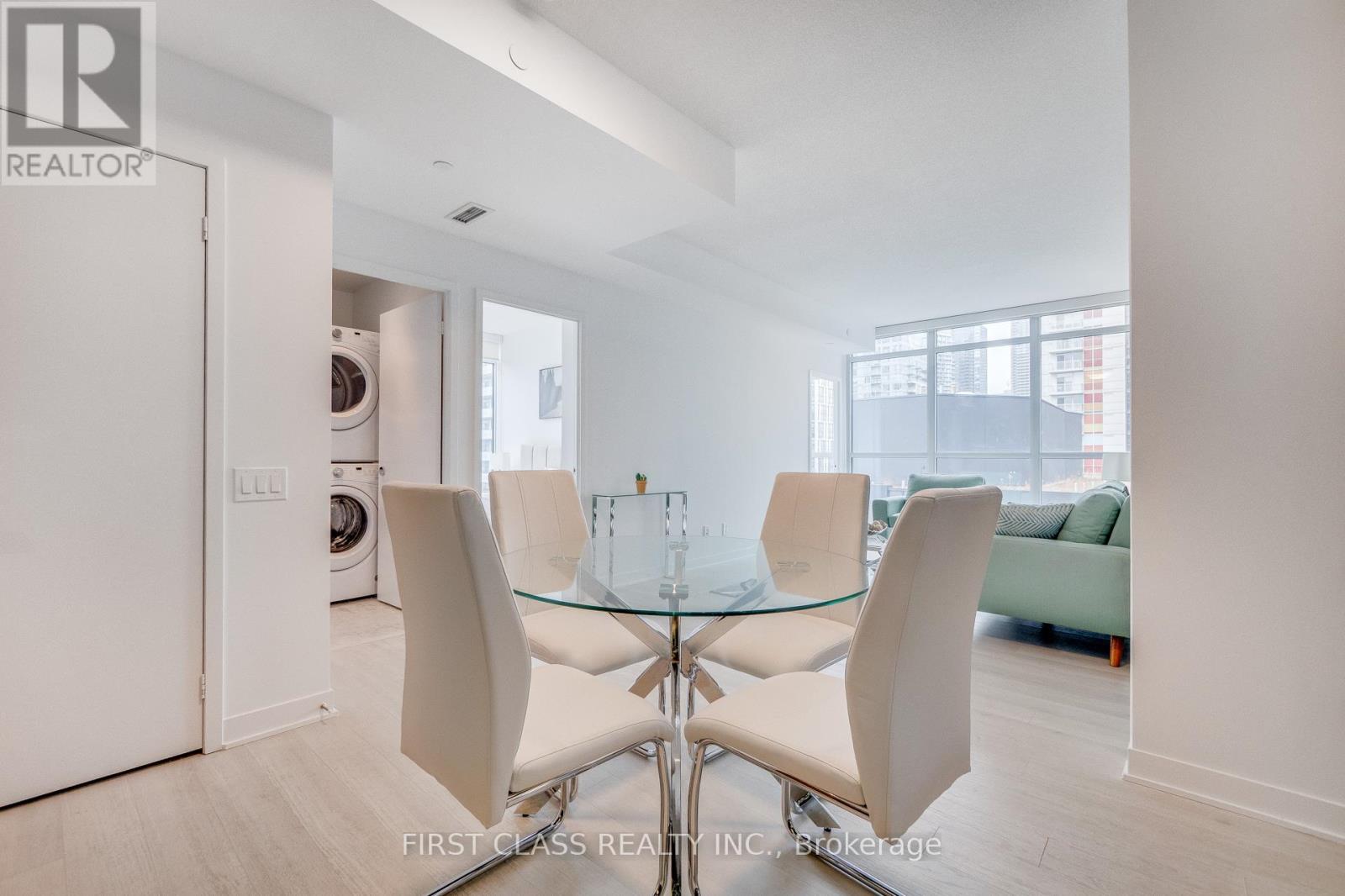1106 - 80 Queens Wharf Road, Toronto (Waterfront Communities), Ontario  M5V 0J3 - Photo 16 - C12170622