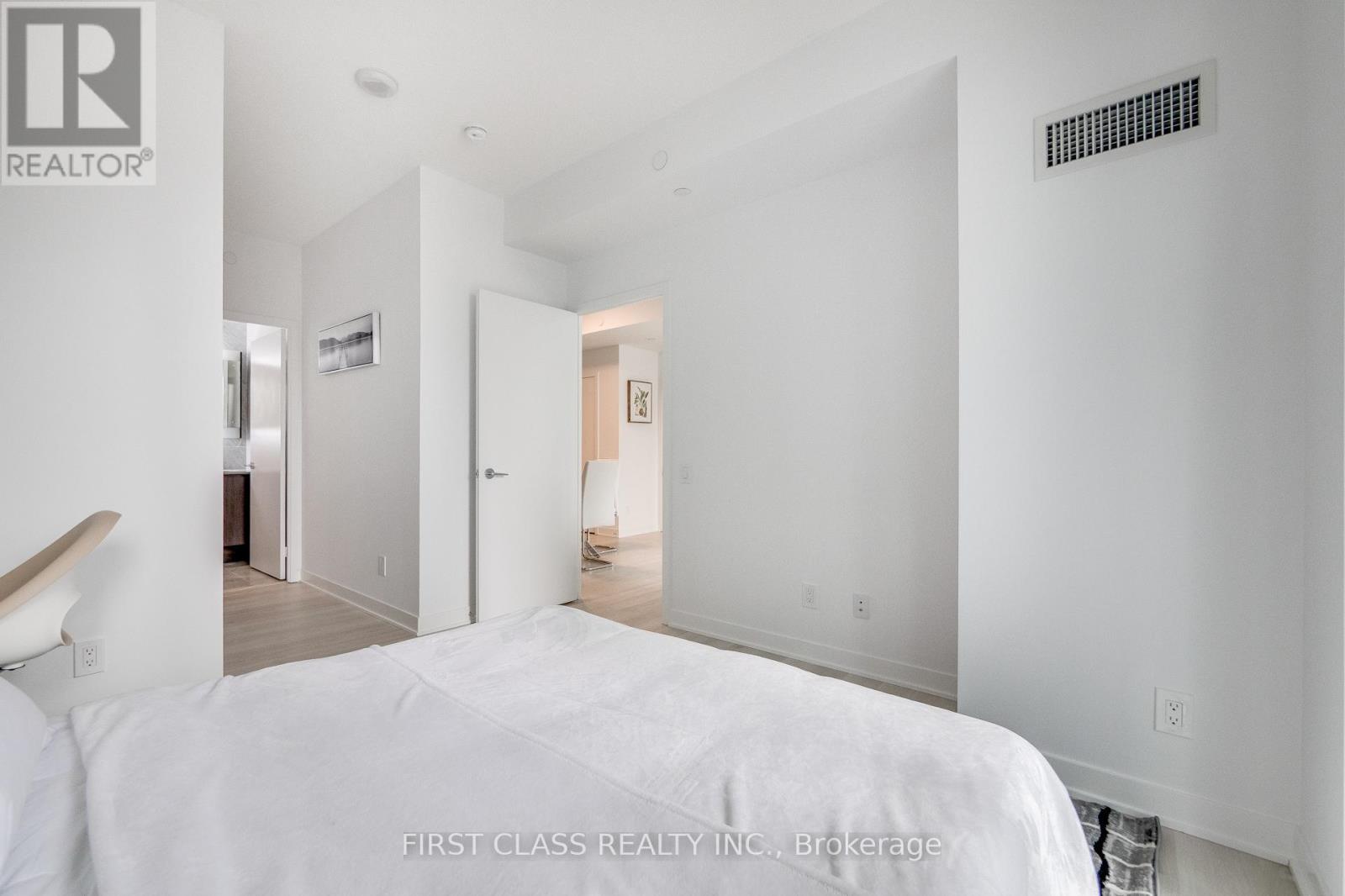 1106 - 80 Queens Wharf Road, Toronto (Waterfront Communities), Ontario  M5V 0J3 - Photo 23 - C12170622