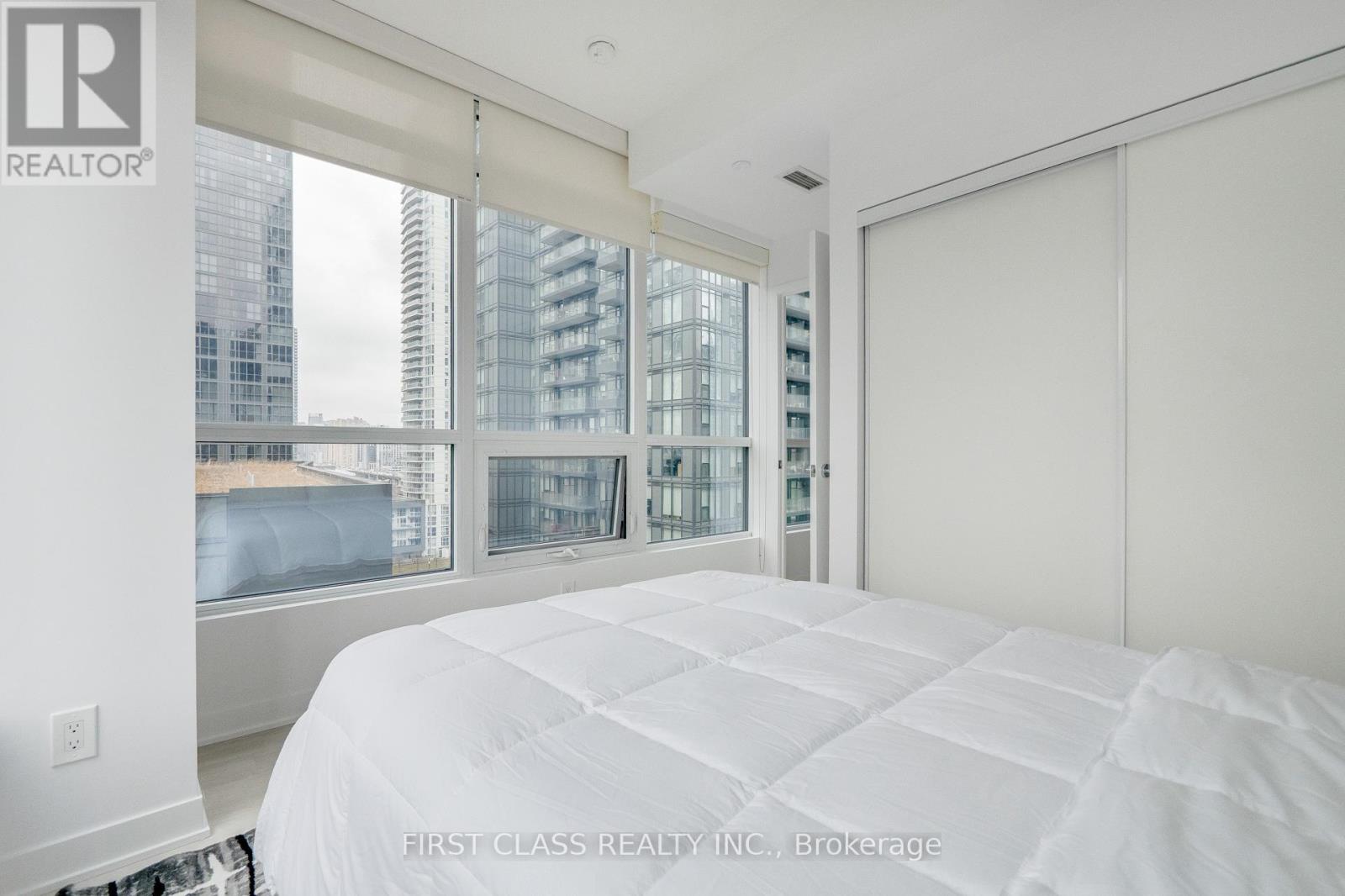 1106 - 80 Queens Wharf Road, Toronto (Waterfront Communities), Ontario  M5V 0J3 - Photo 31 - C12170622