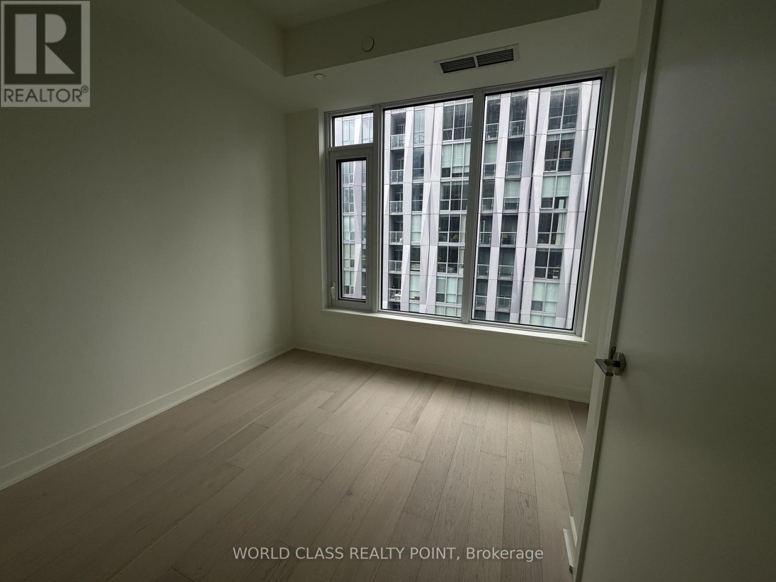 4705 - 11 Yorkville Avenue, Toronto, Ontario  M4W 0B7 - Photo 6 - C12170625