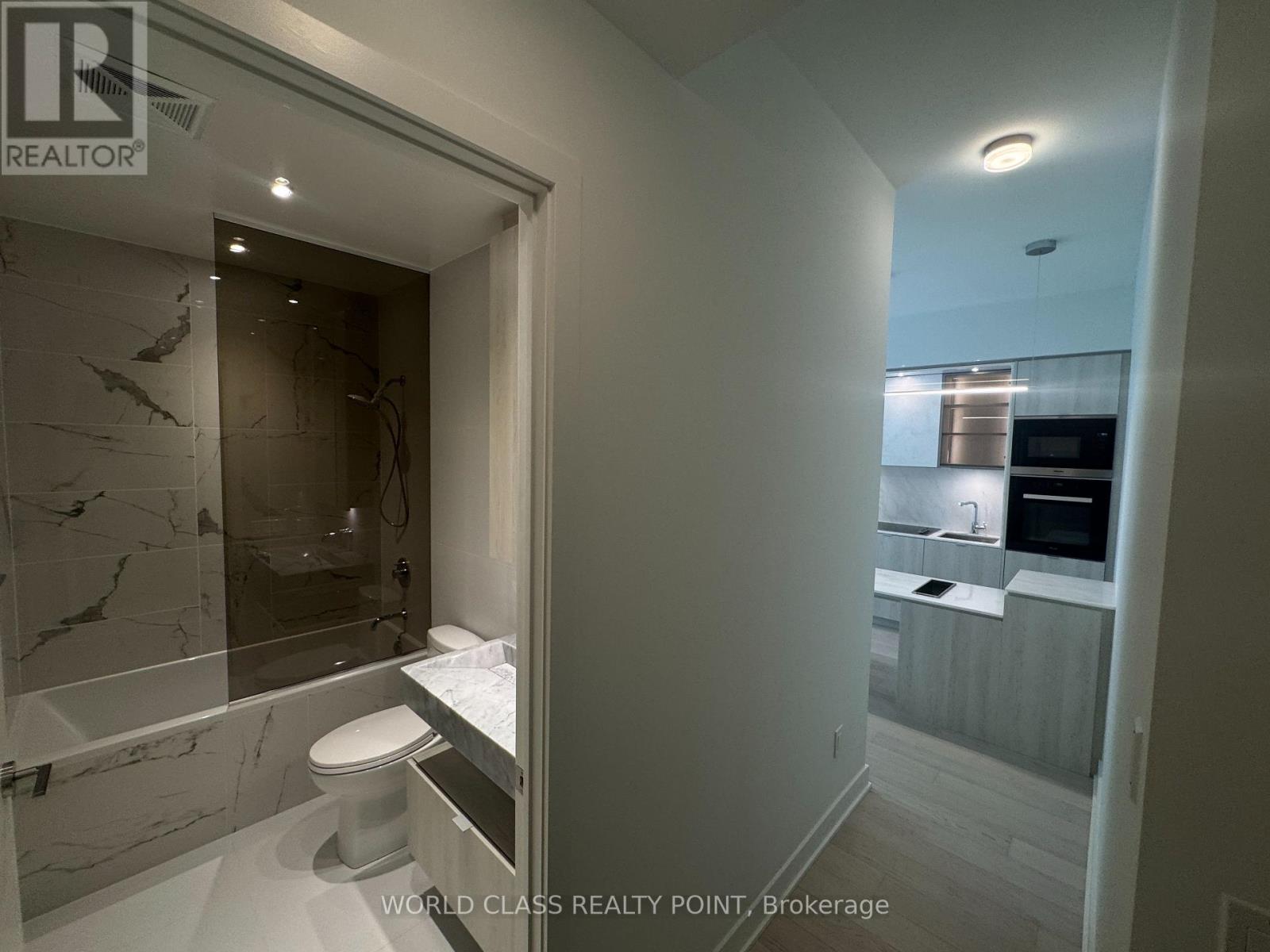 4705 - 11 Yorkville Avenue, Toronto, Ontario  M4W 0B7 - Photo 8 - C12170625