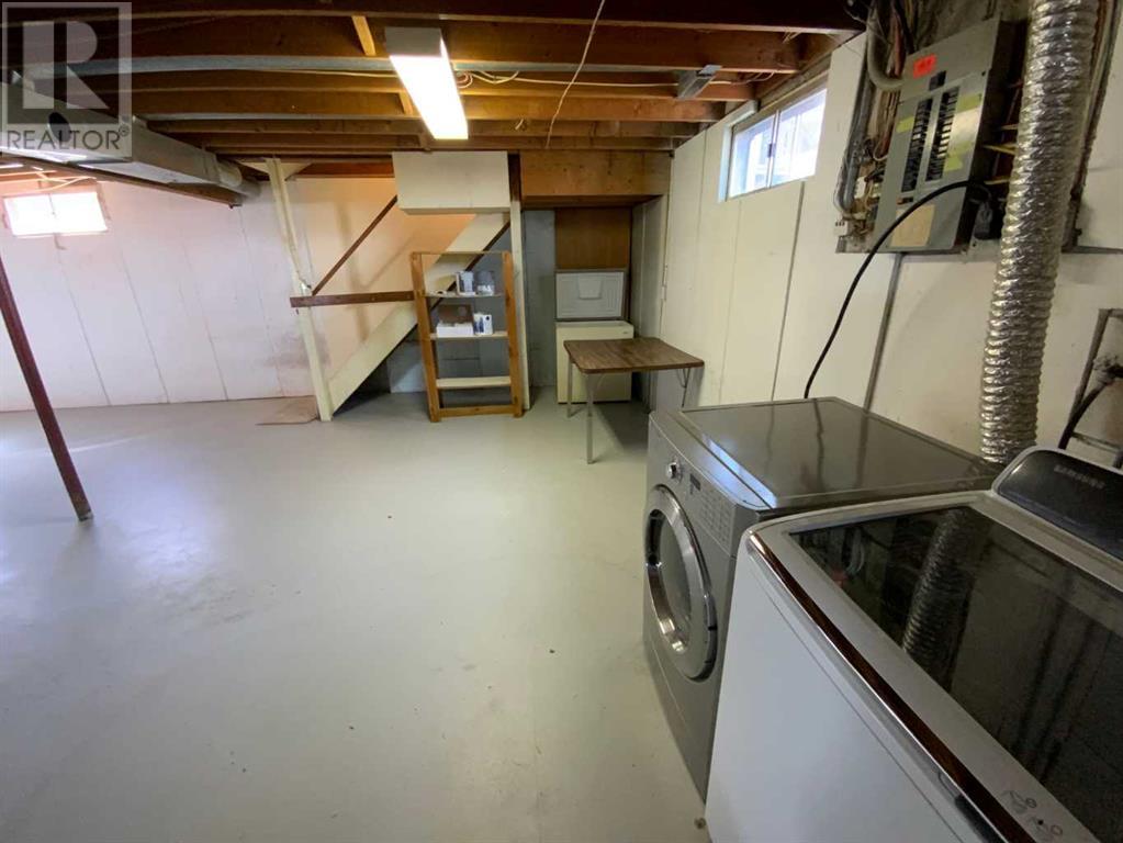 516 Queens Street, Elnora, Alberta  T0M 0Y0 - Photo 32 - A2215838