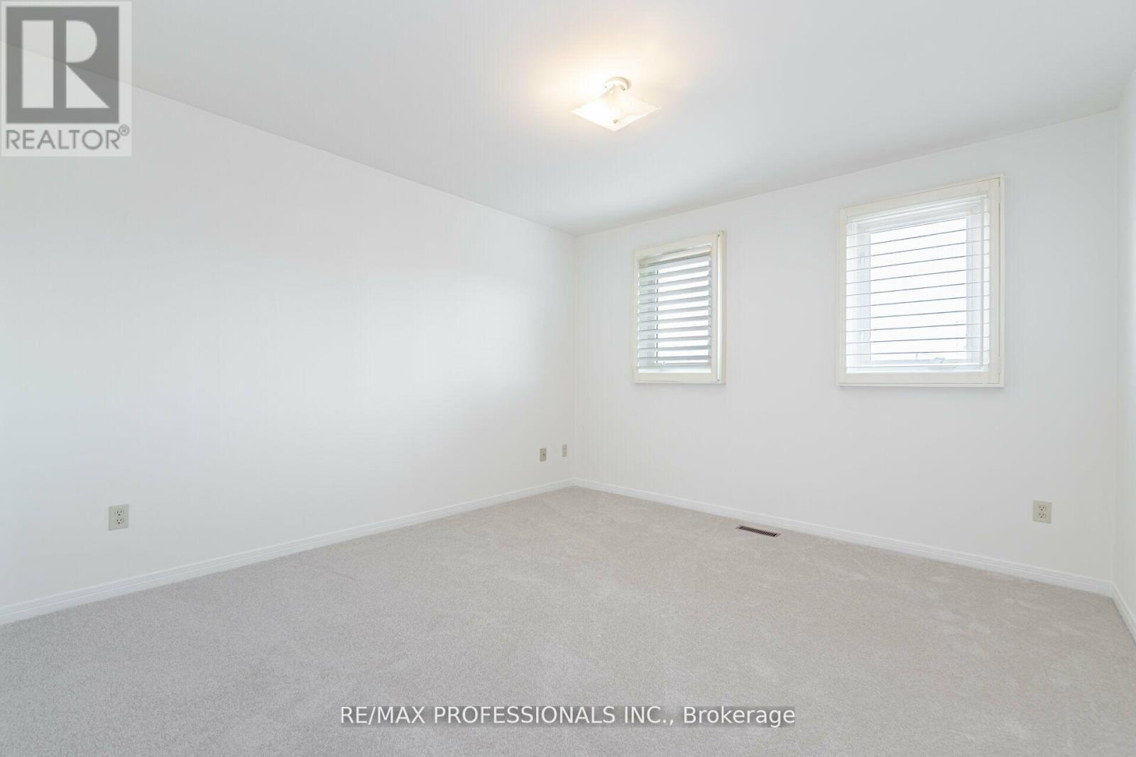 141 Kingsbridge Garden Circle, Mississauga, Ontario  L5R 1J7 - Photo 22 - W12170643