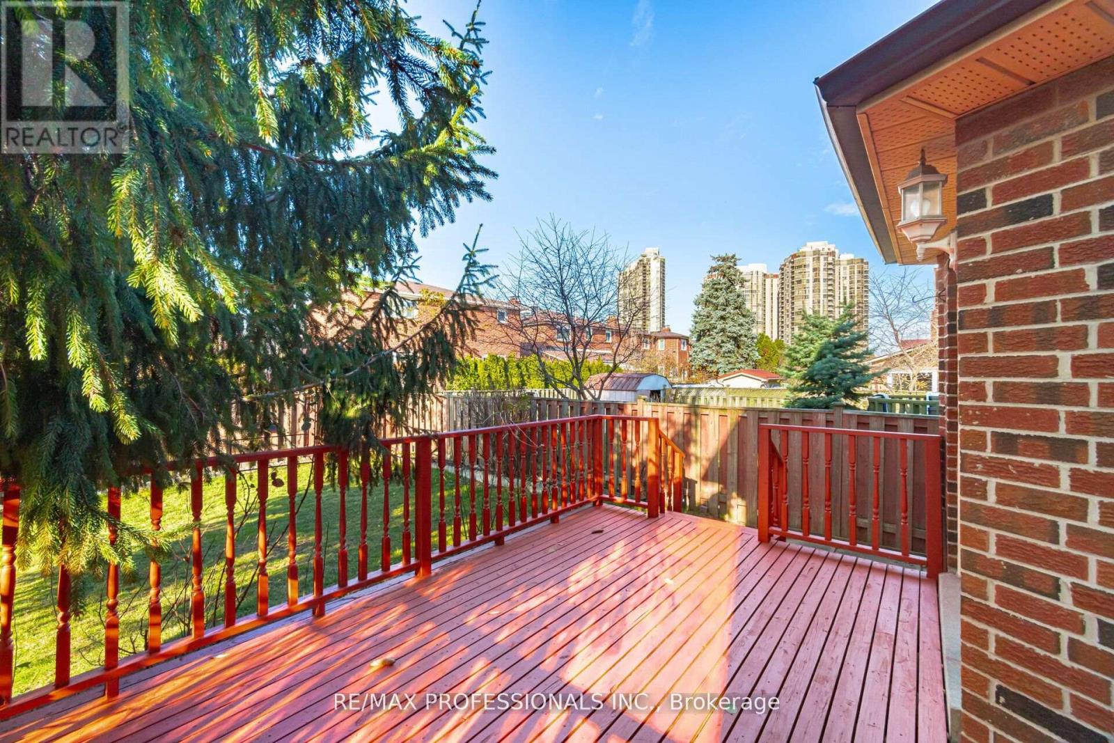 141 Kingsbridge Garden Circle, Mississauga, Ontario  L5R 1J7 - Photo 32 - W12170643