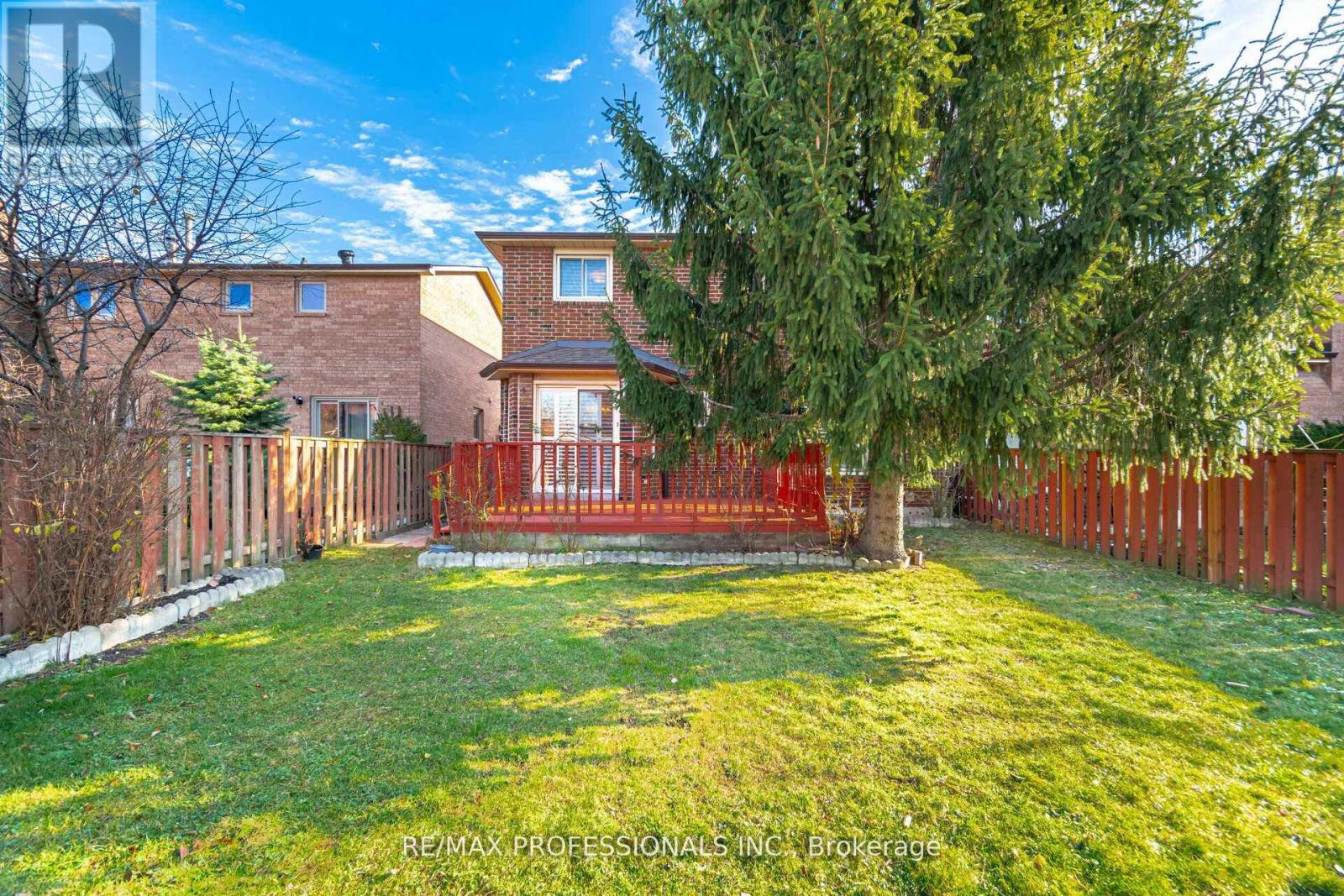 141 Kingsbridge Garden Circle, Mississauga, Ontario  L5R 1J7 - Photo 36 - W12170643