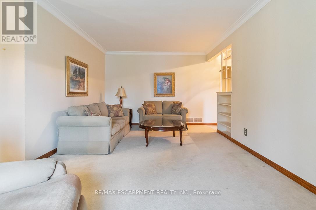 2101 Ian Avenue, Mississauga, Ontario  L5A 1C4 - Photo 6 - W12170648
