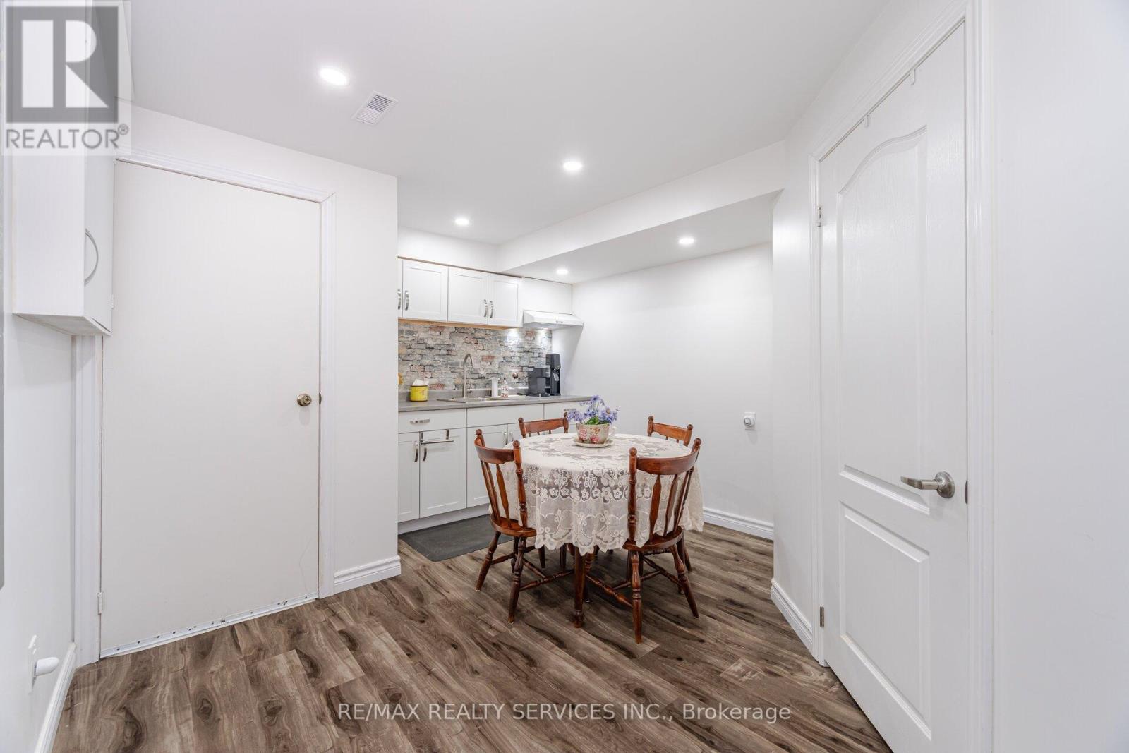 9 Pluto Drive, Brampton, Ontario  L6V 3V2 - Photo 36 - W12170660