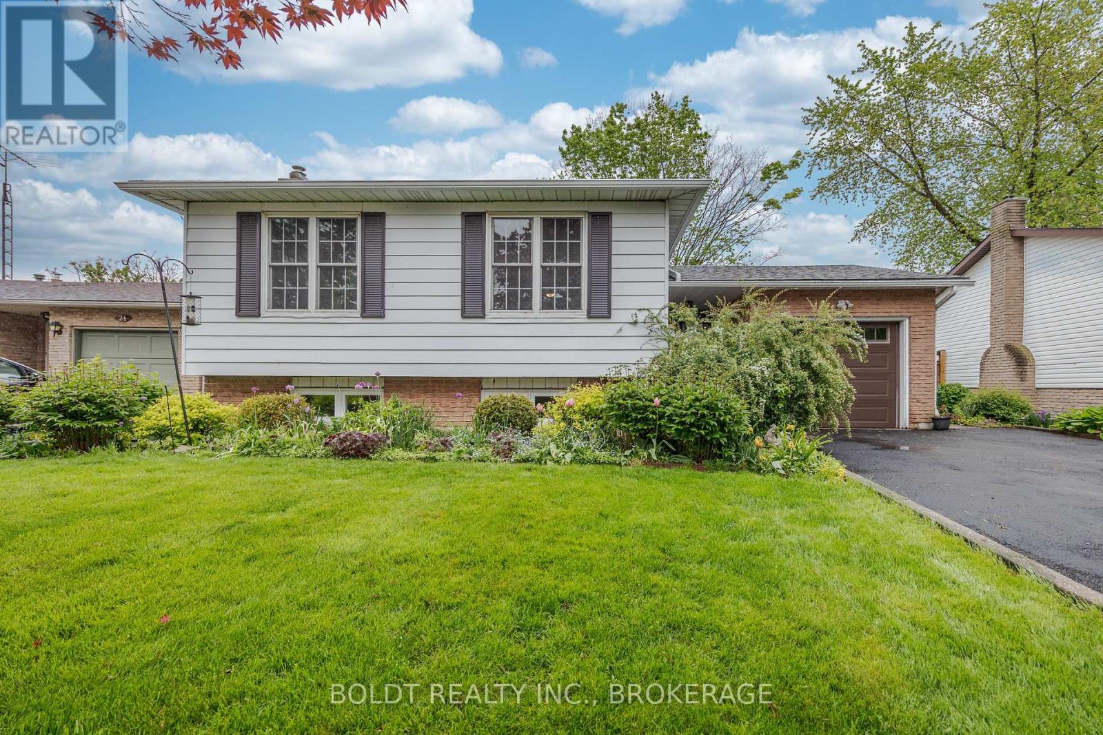 Property at 22 MERGL DRIVE image 1