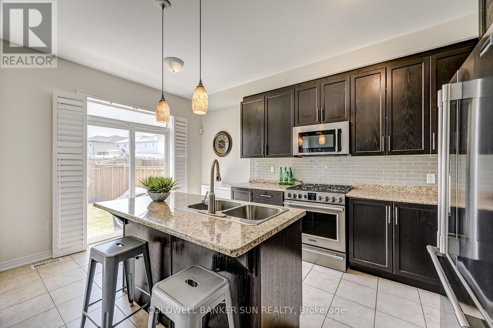 Upper - 288 Johnson Drive, Shelburne, Ontario  L0N 1S1 - Photo 10 - X12170626