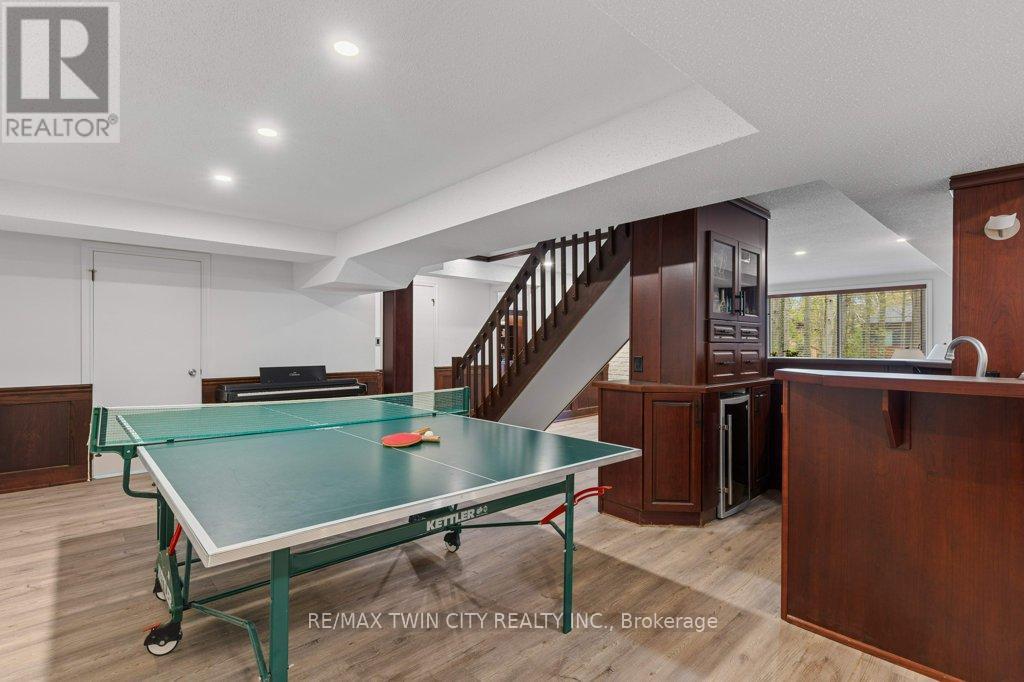 302 Shakespeare Drive, Waterloo, Ontario  N2L 2V1 - Photo 33 - X12170640