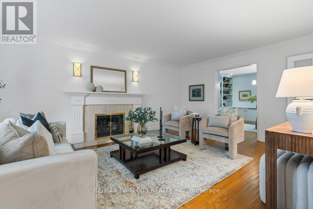 Property at 302 SHAKESPEARE DRIVE image 5