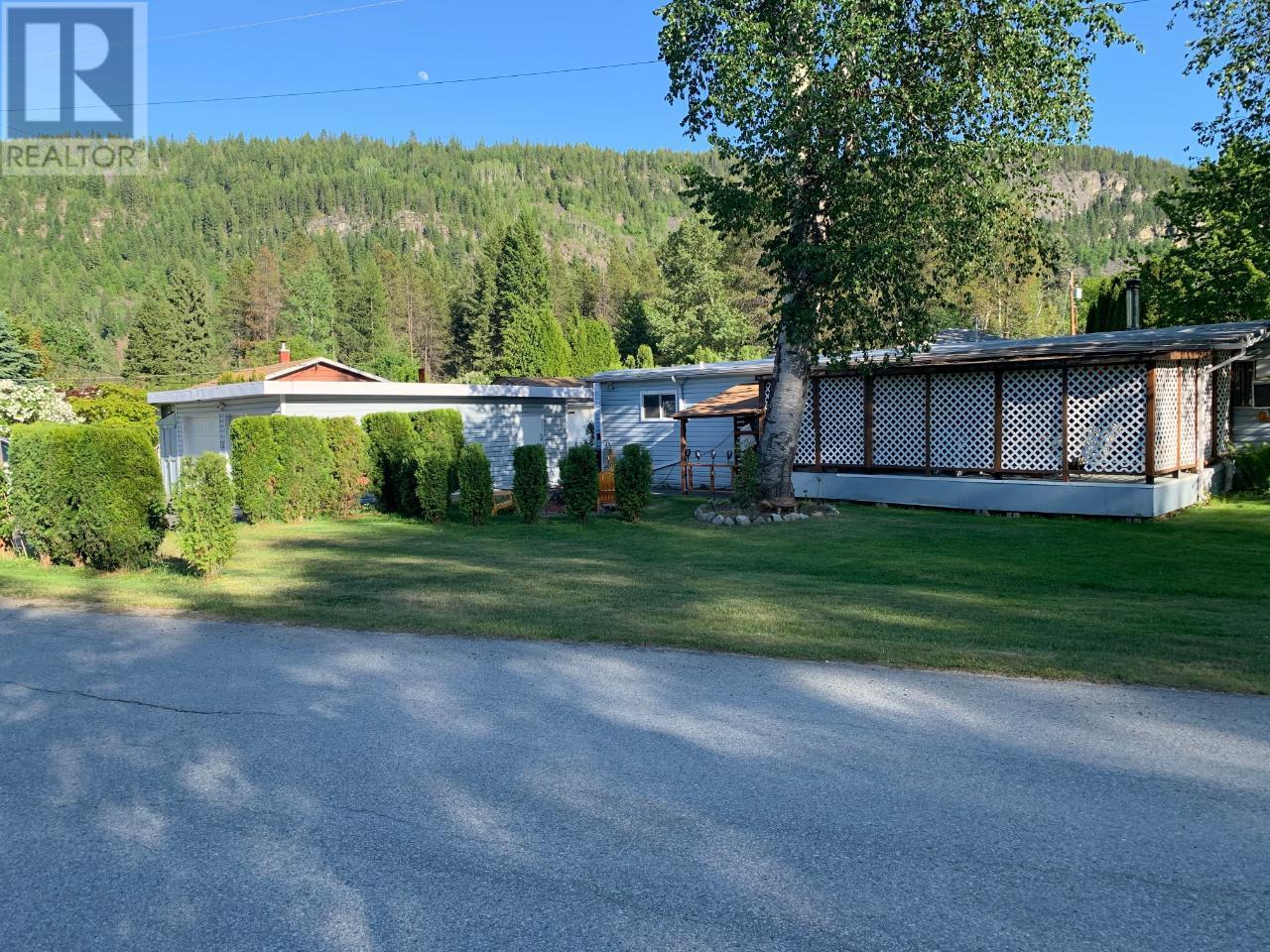 152 SCHULTE Crescent Unit# 1, Castlegar, BC V1N3E2