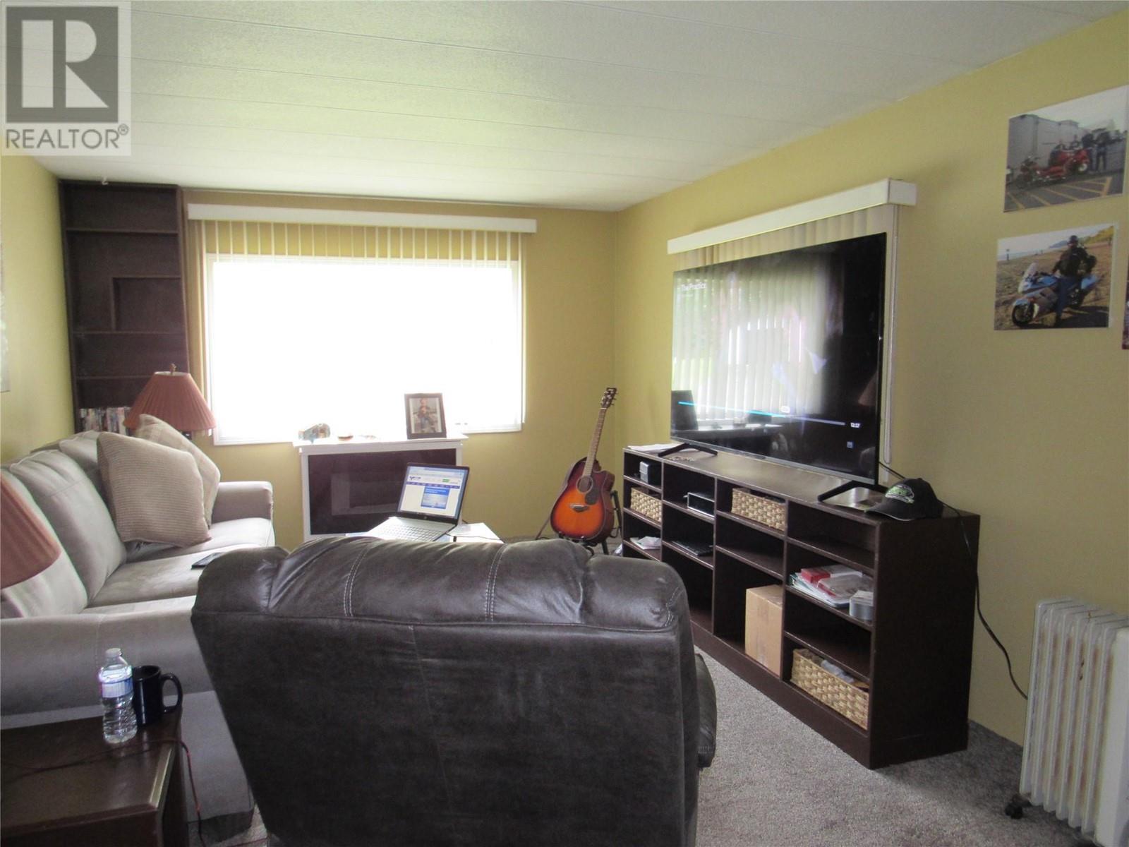 152 SCHULTE Crescent Unit# 1, Castlegar, BC V1N3E2