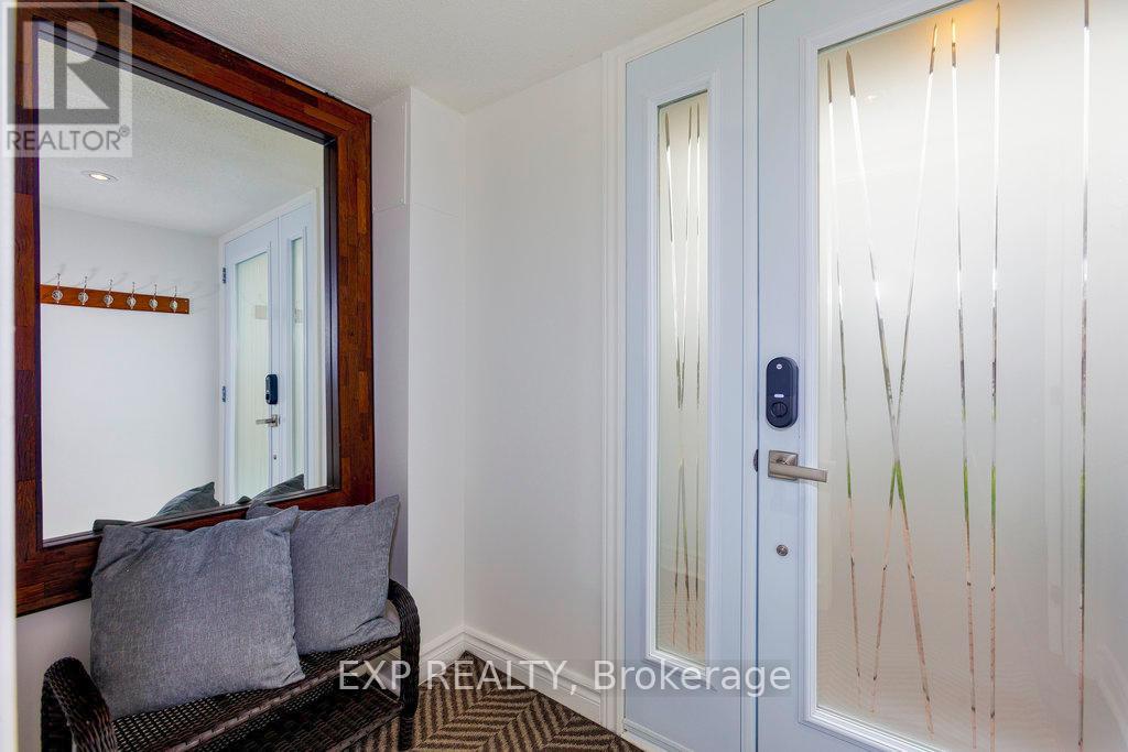 19 Ancroft Court, Ottawa, Ontario  K2G 4A5 - Photo 5 - X12170666