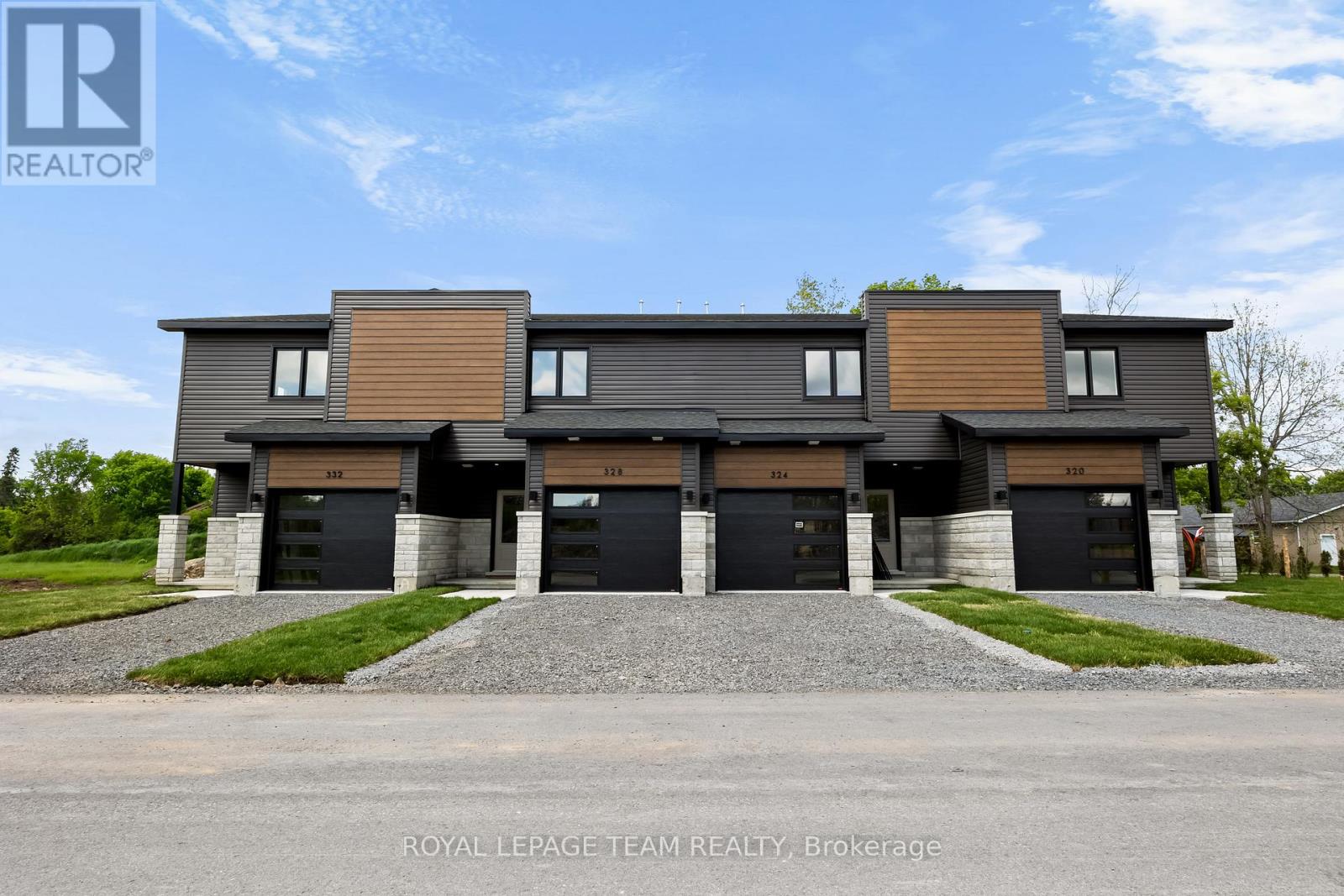 350 Lewis W Street N, Merrickville-Wolford, Ontario  K0G 1N0 - Photo 1 - X12170719