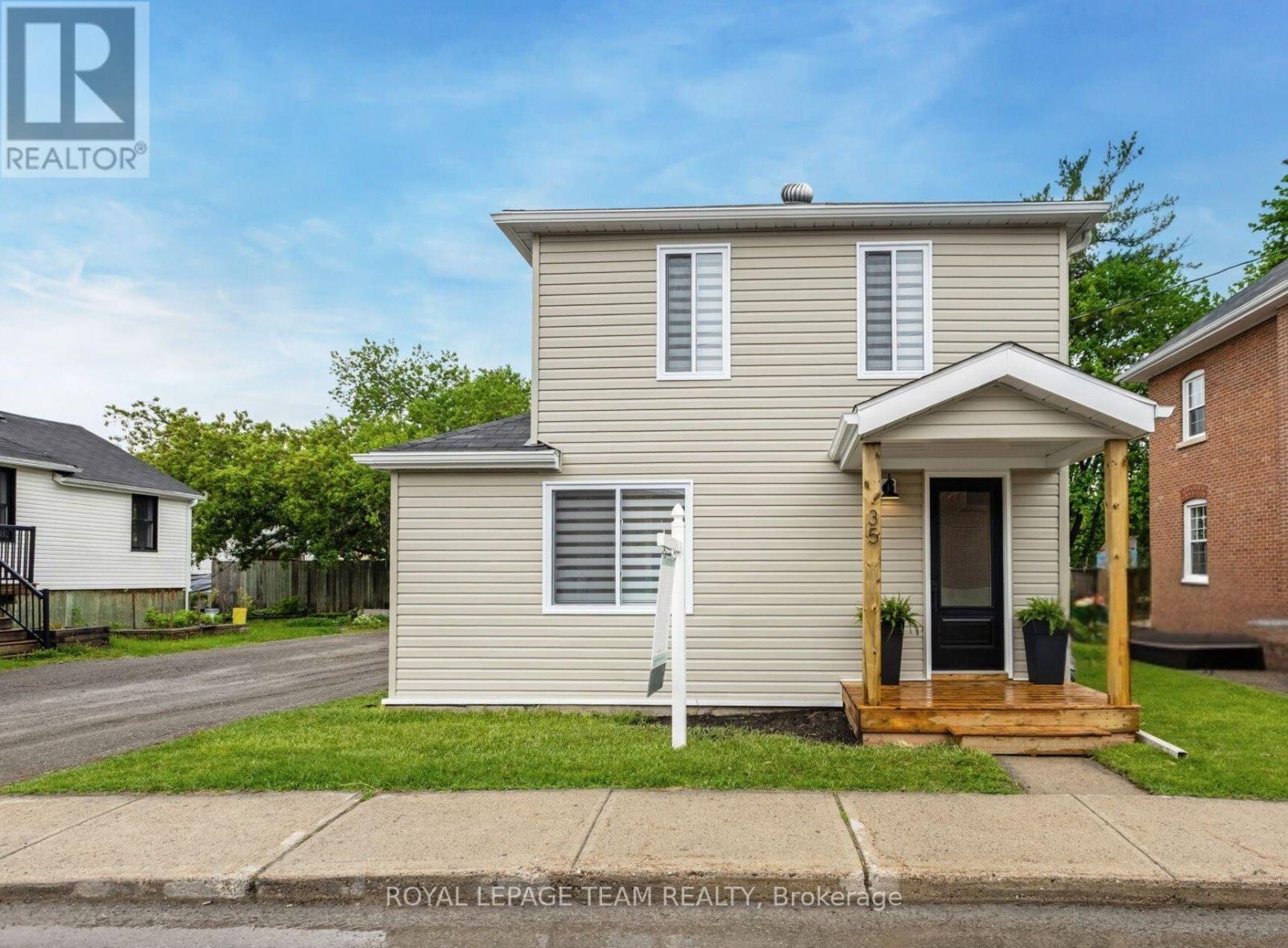 Property at 35 EDWARD STREET S image 1