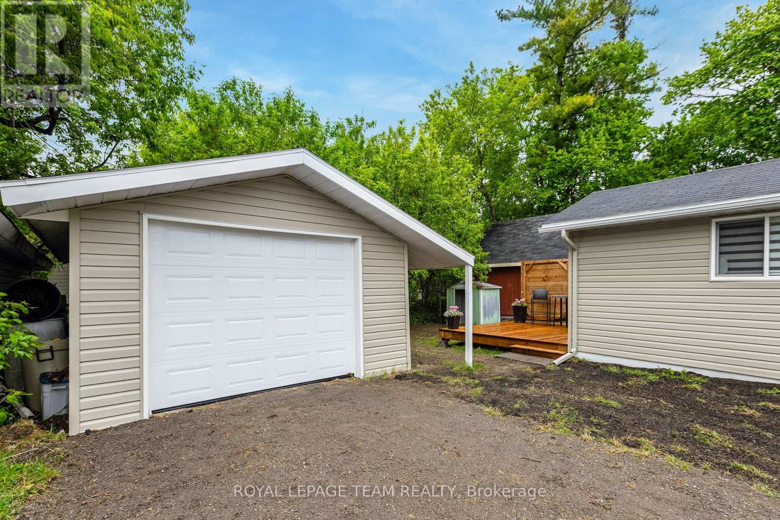 Property at 35 EDWARD STREET S image 3