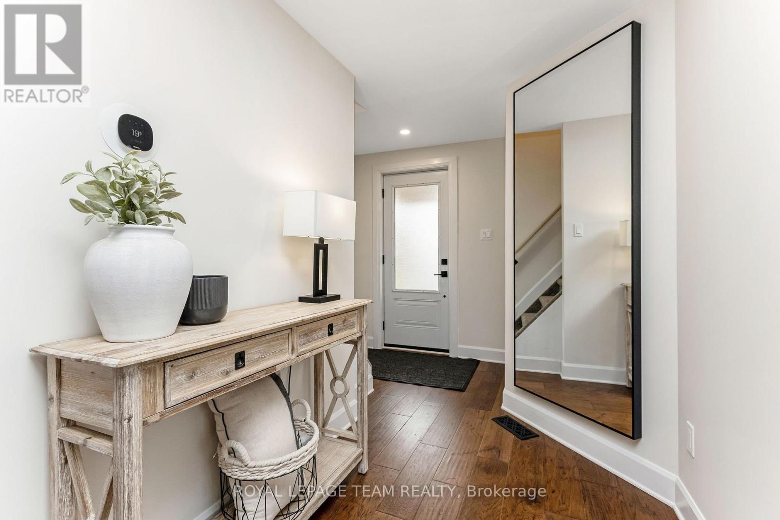 Property at 35 EDWARD STREET S image 4