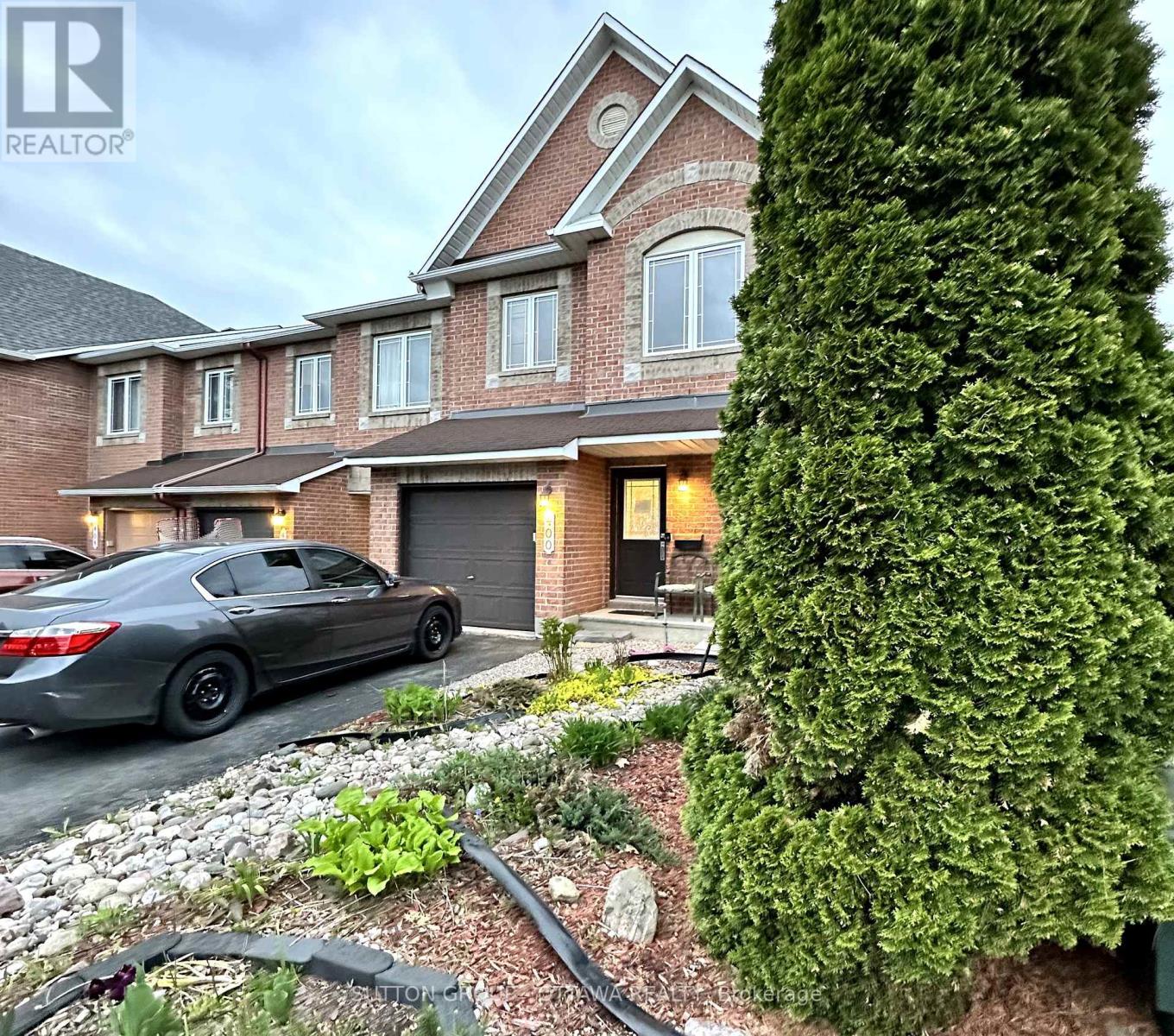 400 Citadel Crescent, Ottawa, Ontario  K2G 7E8 - Photo 2 - X12170732