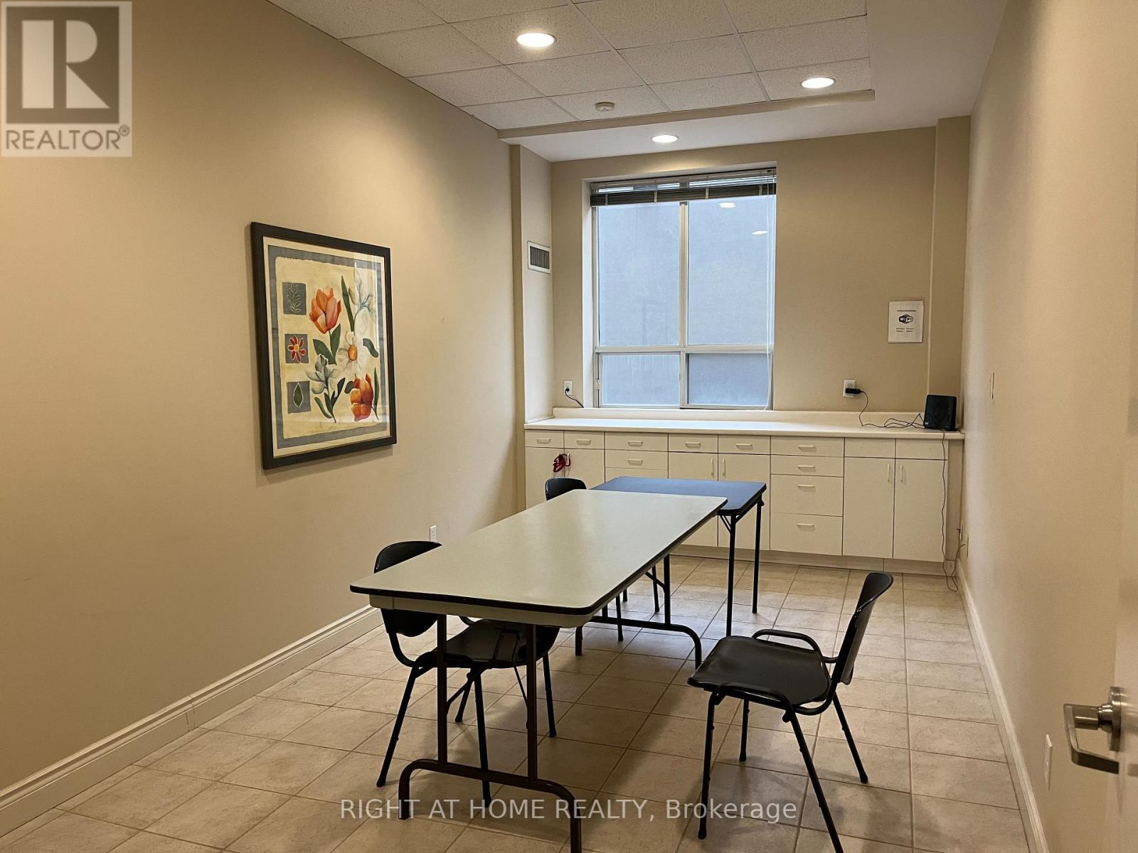 Ph1 - 3130 Yonge Street, Toronto, Ontario  M4N 2K6 - Photo 38 - C12170663