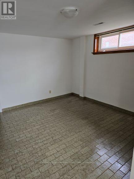 Lower - 12 Bamford Crescent, Toronto, Ontario  M3N 1T8 - Photo 6 - W12103007