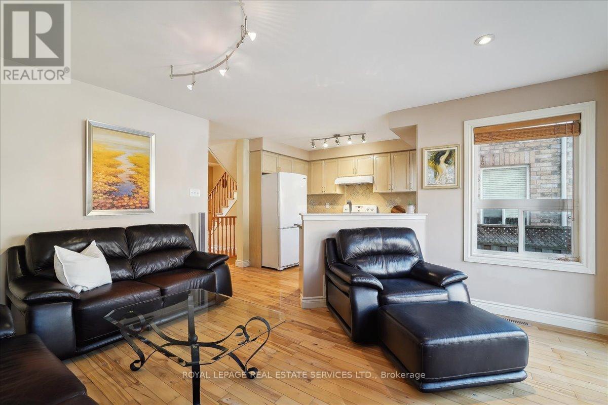 86 Nahanni Drive, Richmond Hill (Langstaff), Ontario  L4B 4L4 - Photo 16 - N12170712