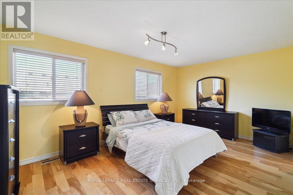 86 Nahanni Drive, Richmond Hill (Langstaff), Ontario  L4B 4L4 - Photo 20 - N12170712