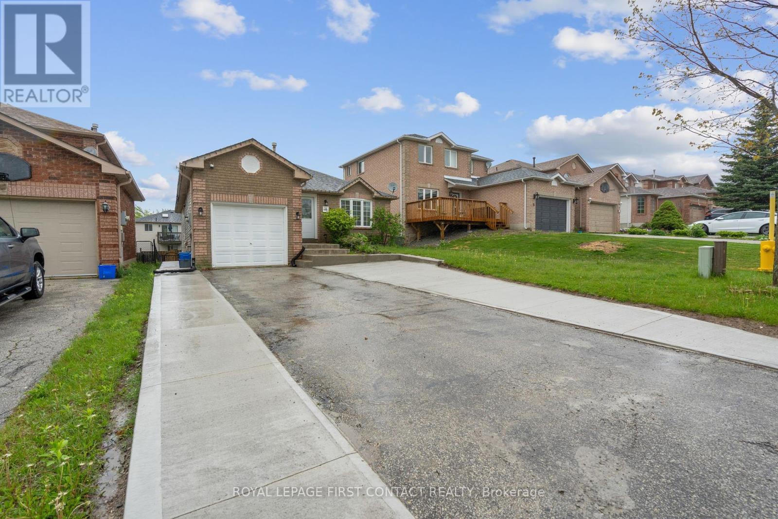 (Main) - 16 Waddington Crescent, Barrie, Ontario  L4N 8C8 - Photo 3 - S12170671