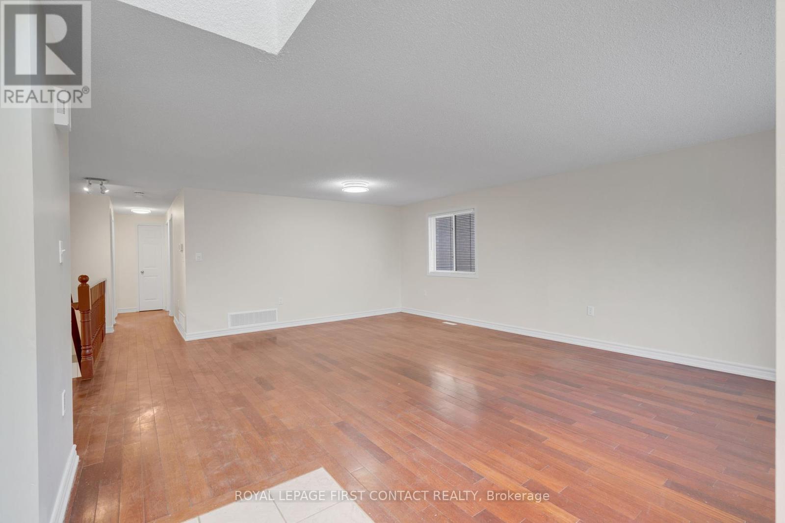 (Main) - 16 Waddington Crescent, Barrie, Ontario  L4N 8C8 - Photo 5 - S12170671