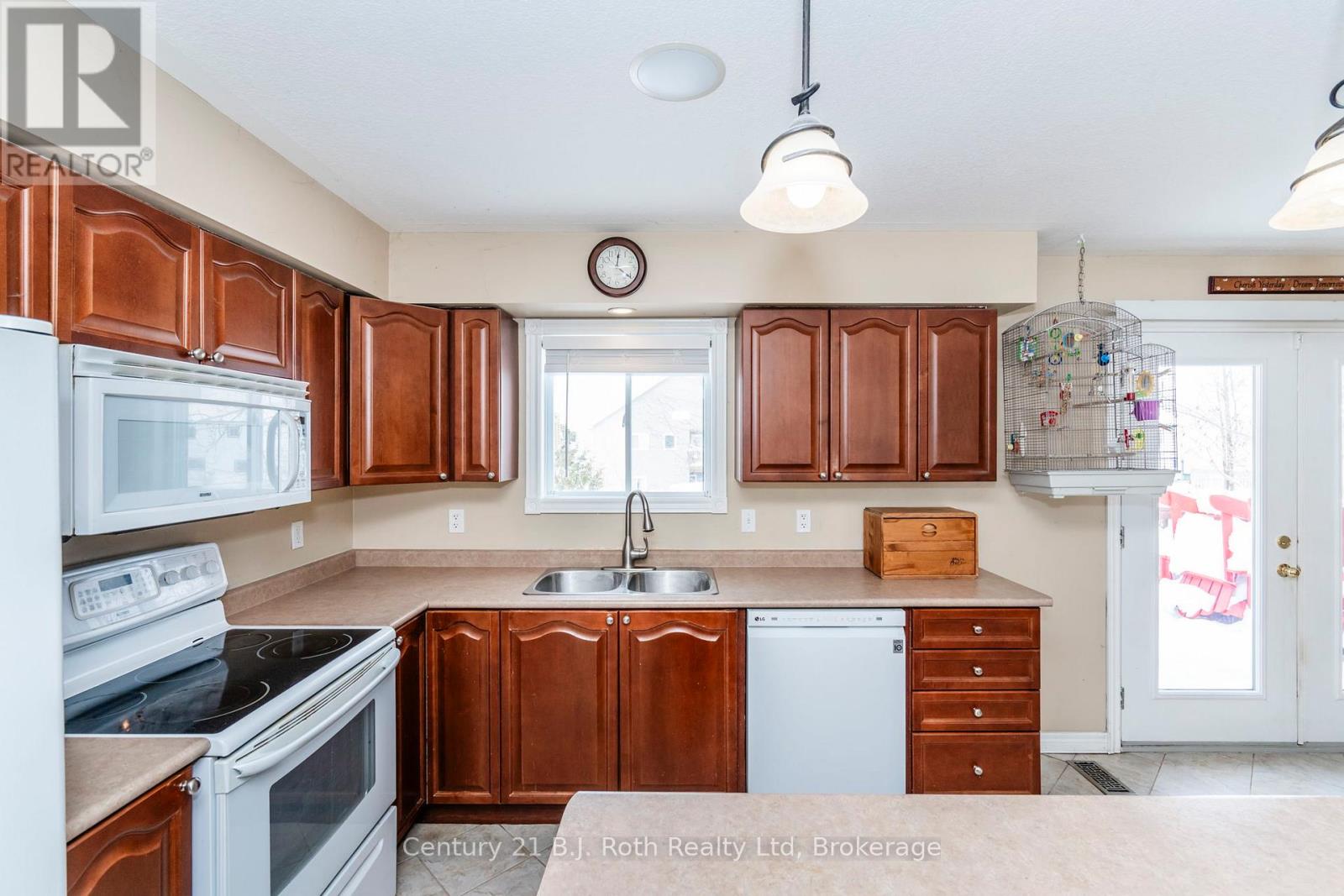 18 Bourgeois Beach Road, Tay, Ontario  L0K 2A0 - Photo 6 - S11970041