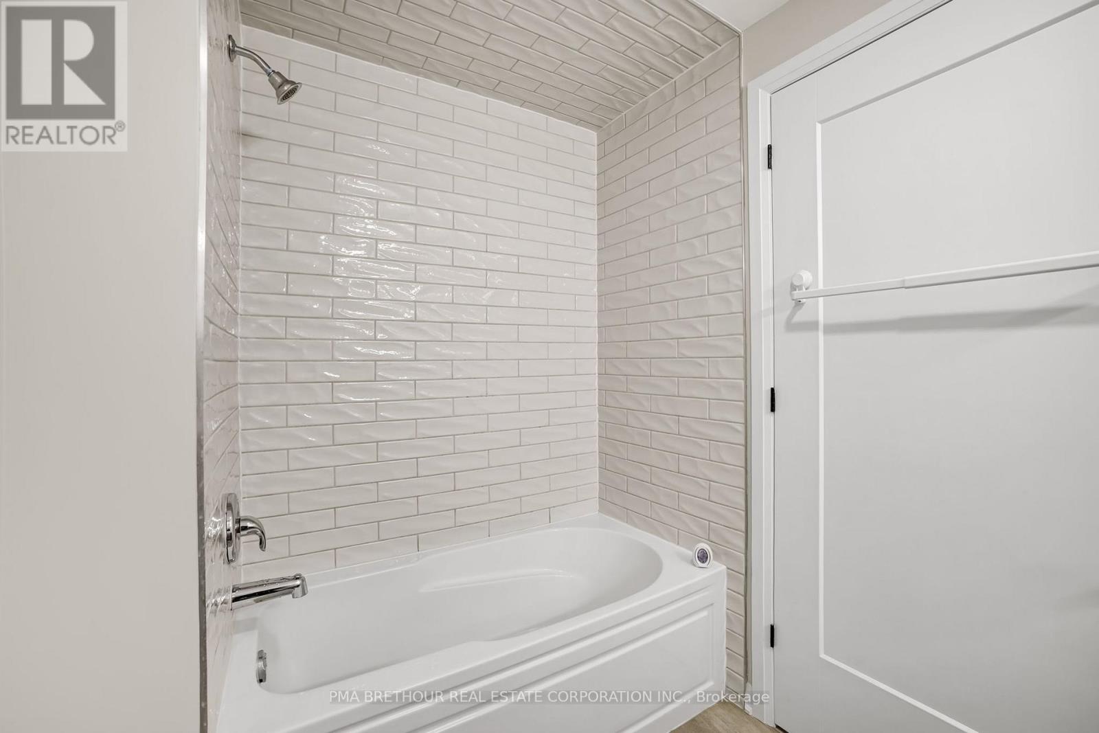 101 - 50 Kaitting Trail, Oakville, Ontario  L6M 5N3 - Photo 19 - W12170687