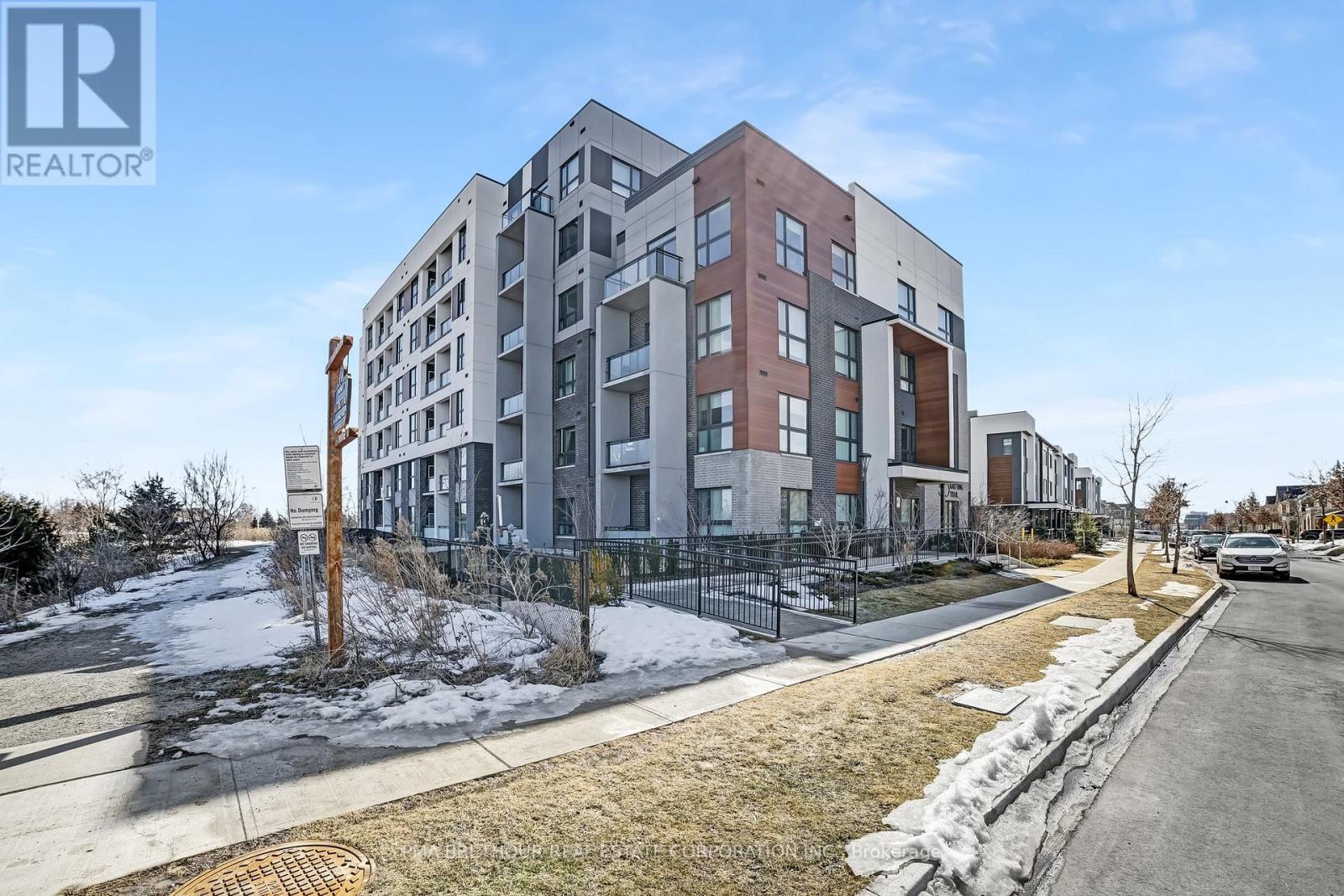 101 - 50 Kaitting Trail, Oakville, Ontario  L6M 5N3 - Photo 5 - W12170687
