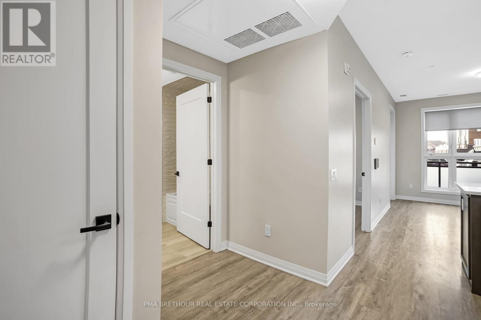 101 - 50 Kaitting Trail, Oakville, Ontario  L6M 5N3 - Photo 9 - W12170687