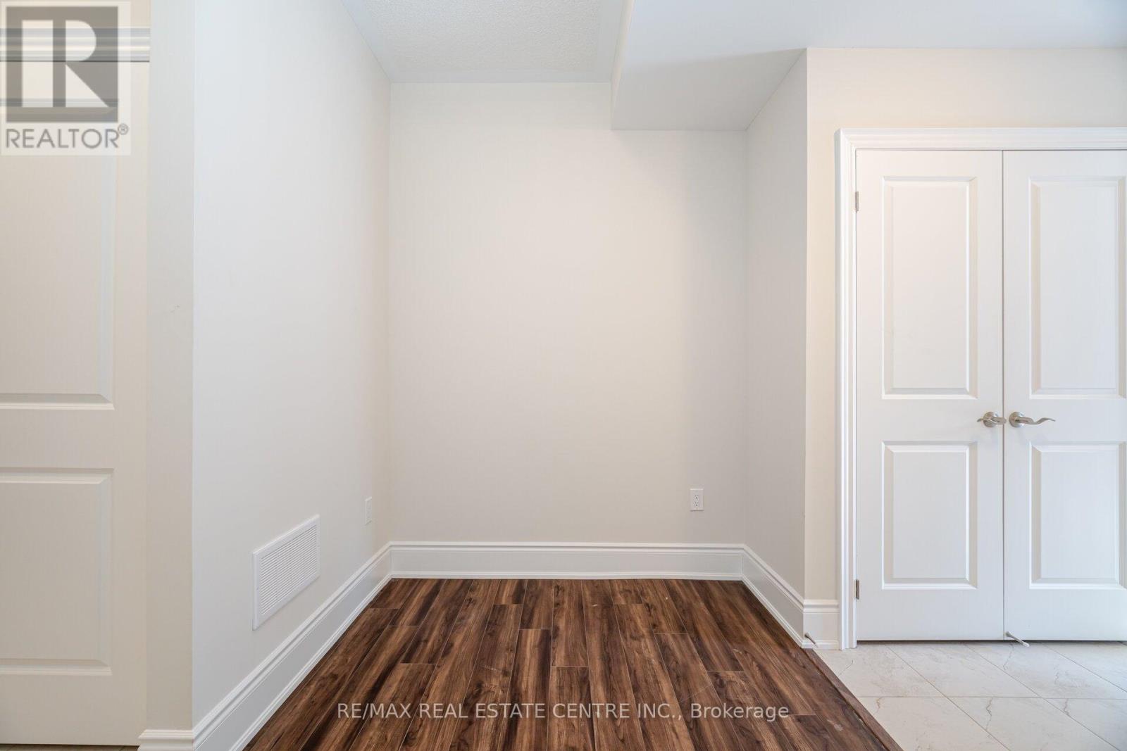 1307 Anthonia Trail, Oakville, Ontario  L6H 7Z2 - Photo 8 - W12170690