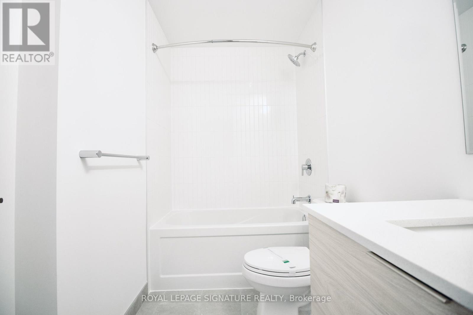 201 - 2501 Saw Whet Boulevard, Oakville (Ga Glen Abbey), Ontario  L6M 5N2 - Photo 16 - W12170727