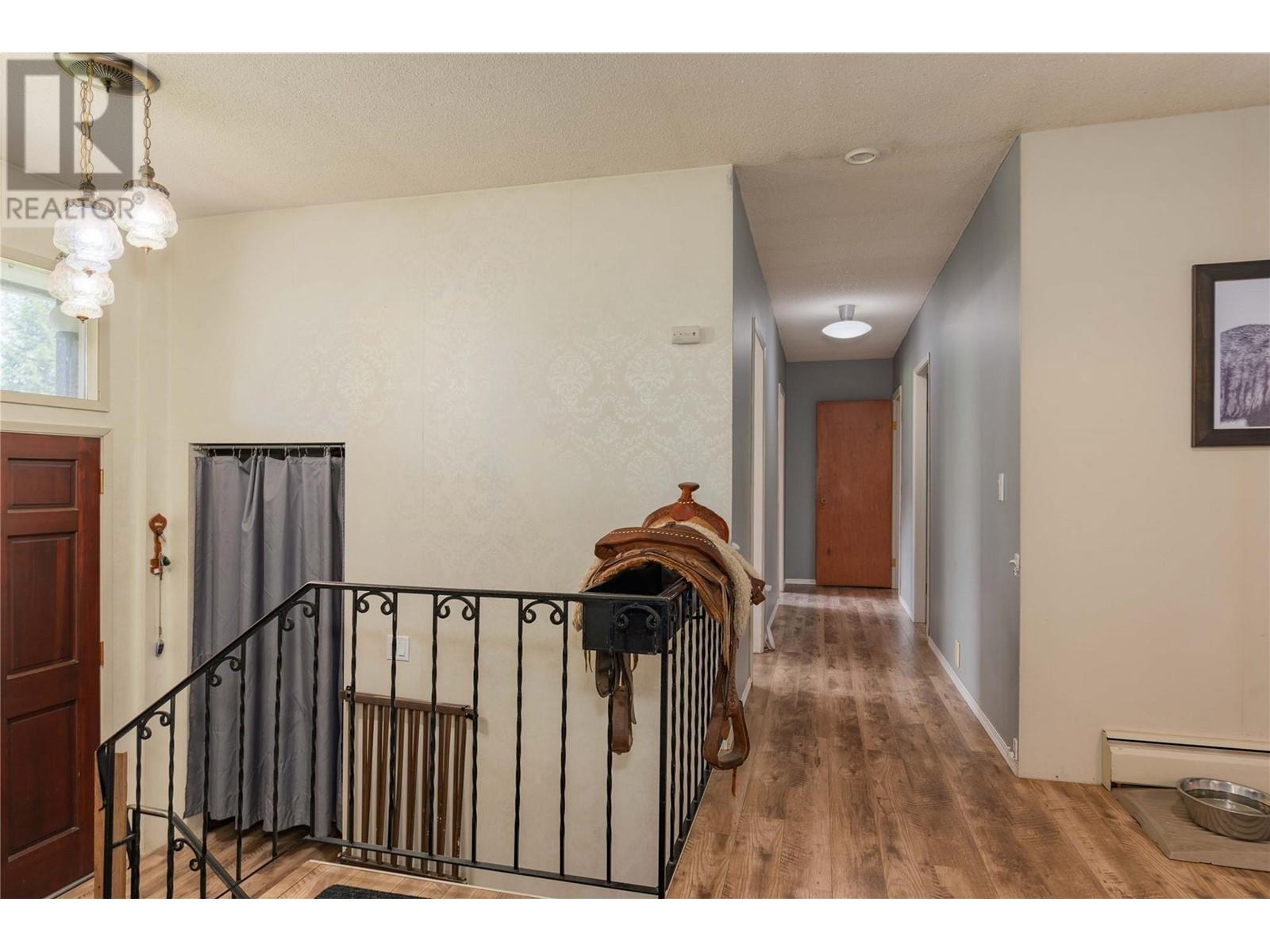 1 MASON Road, Castlegar, BC V1N3Z1