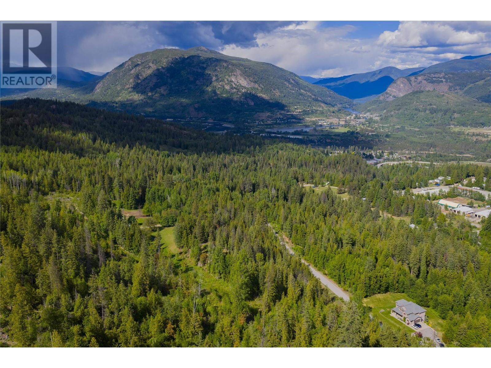 1 MASON Road, Castlegar, BC V1N3Z1