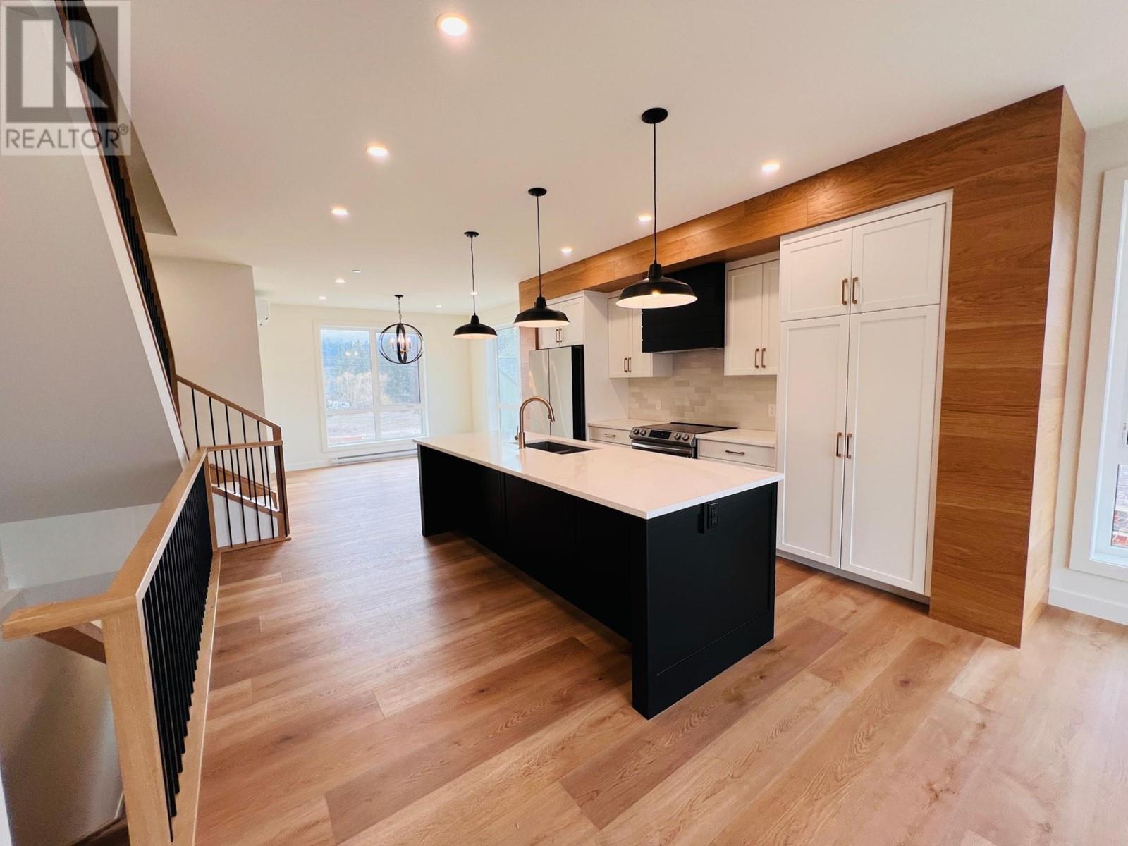 510 14TH Street Unit# 401, Invermere, BC V0A1K0
