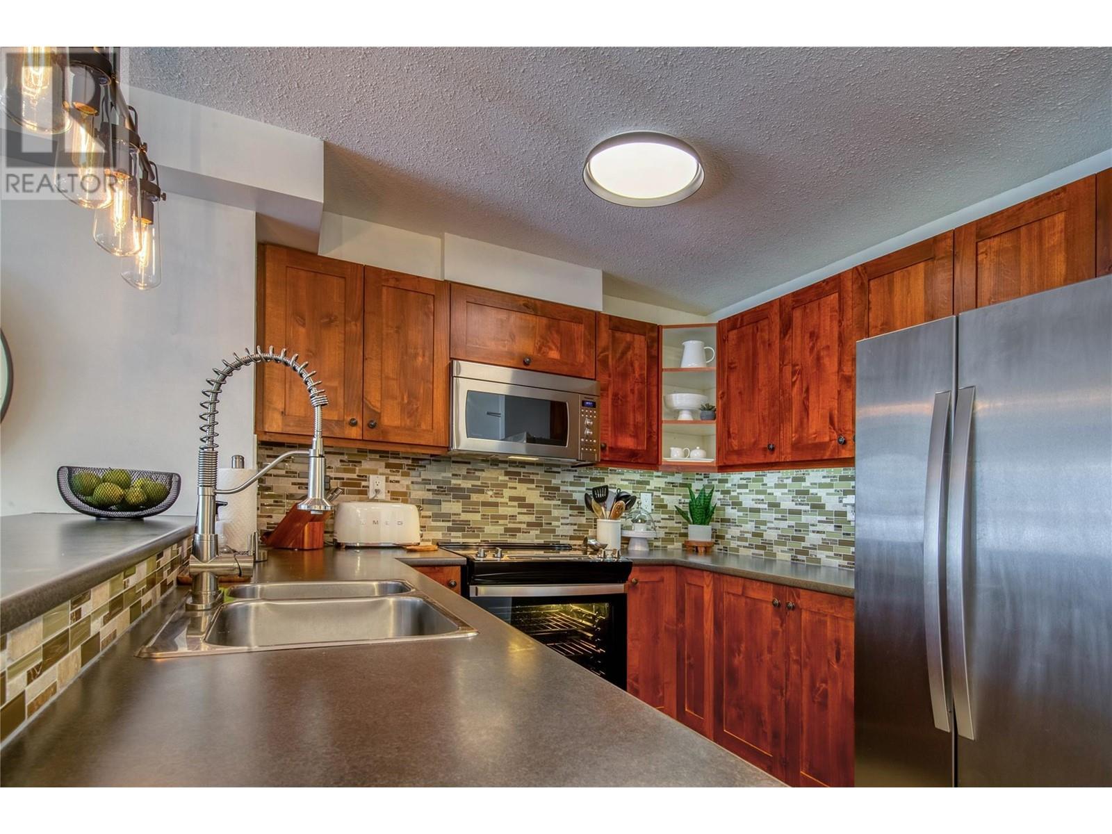 2070 SUMMIT Drive Unit# 307, Panorama, British Columbia