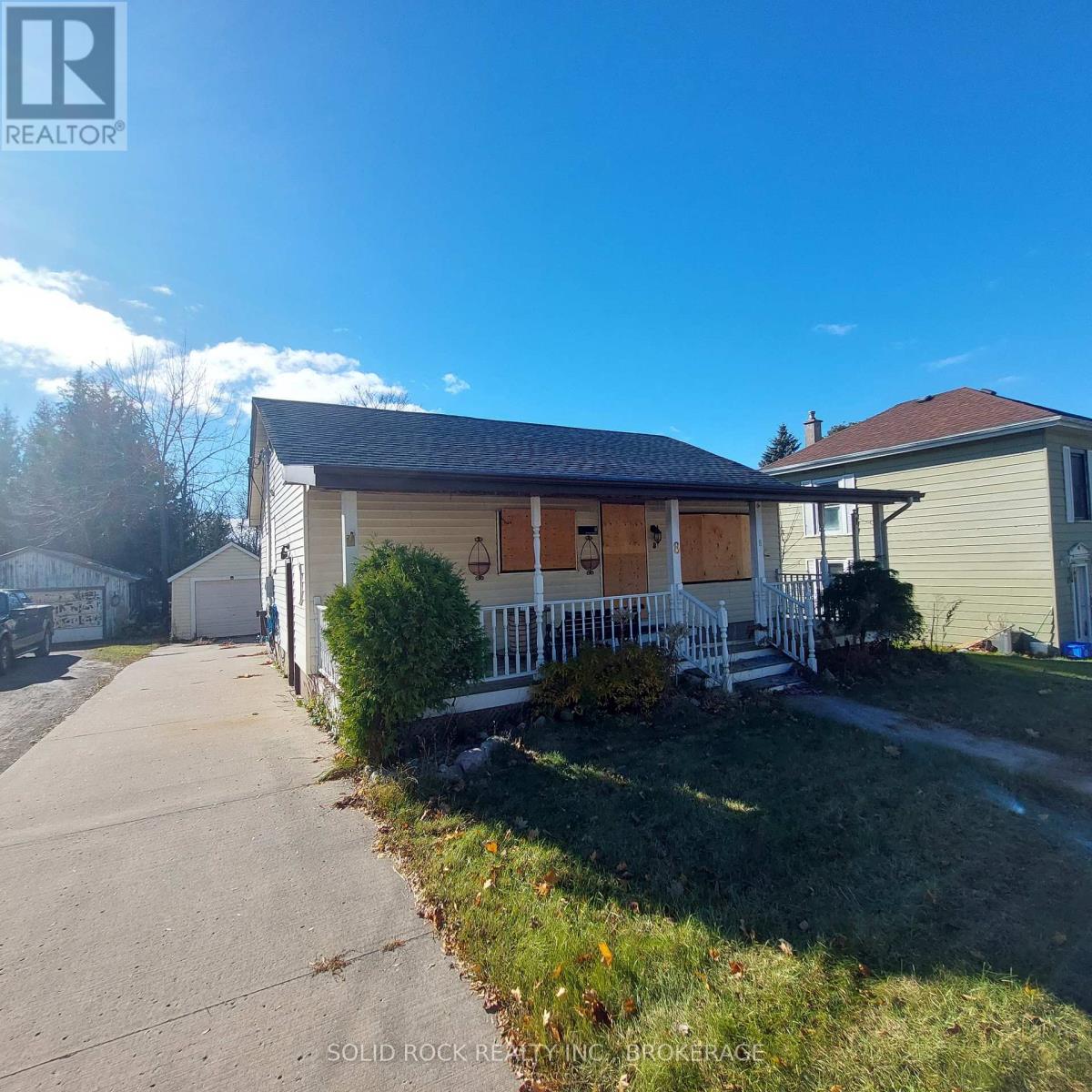 8 Albert Street, Prince Edward County, Ontario  K0K 2T0 - Photo 1 - X12170753