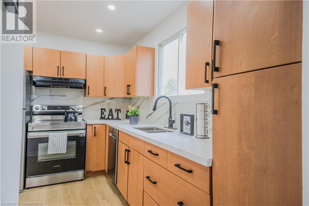 249 Camelot Court Unit# 3, Waterloo, Ontario  N2K 3G5 - Photo 5 - 40733061